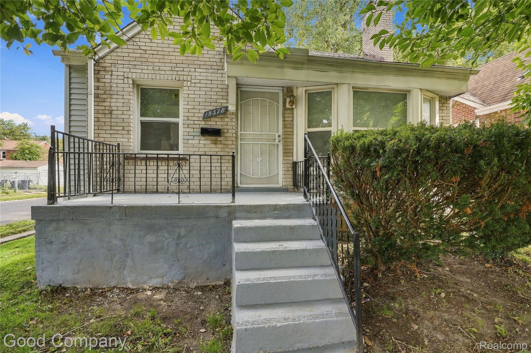 15378 Vaughan St — photo