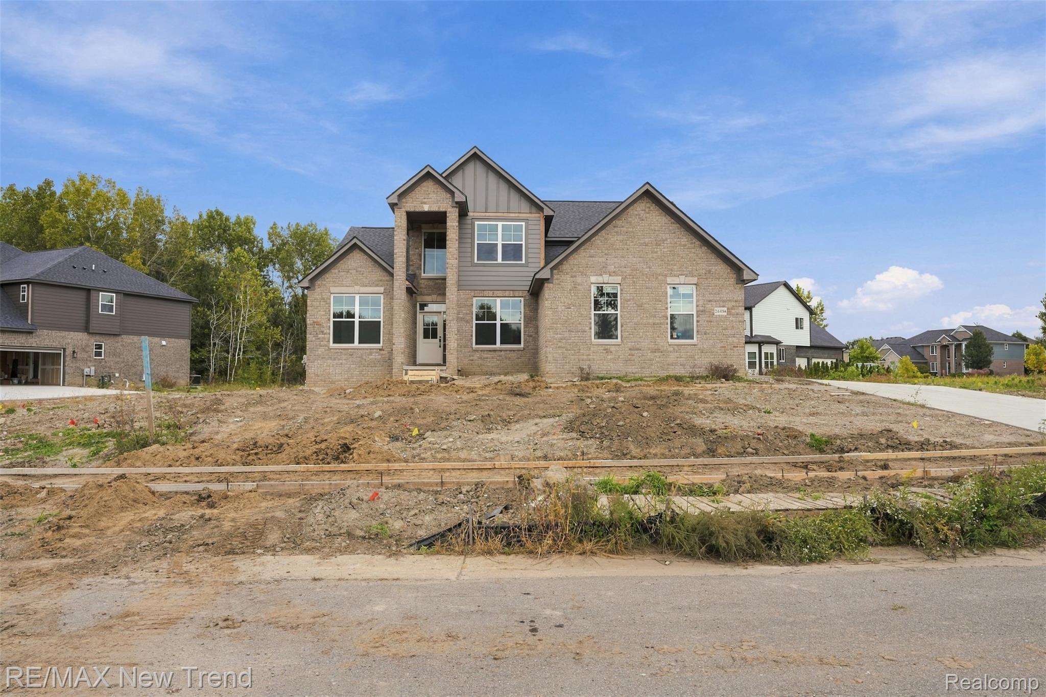 24454 Pembrooke Dr — photo