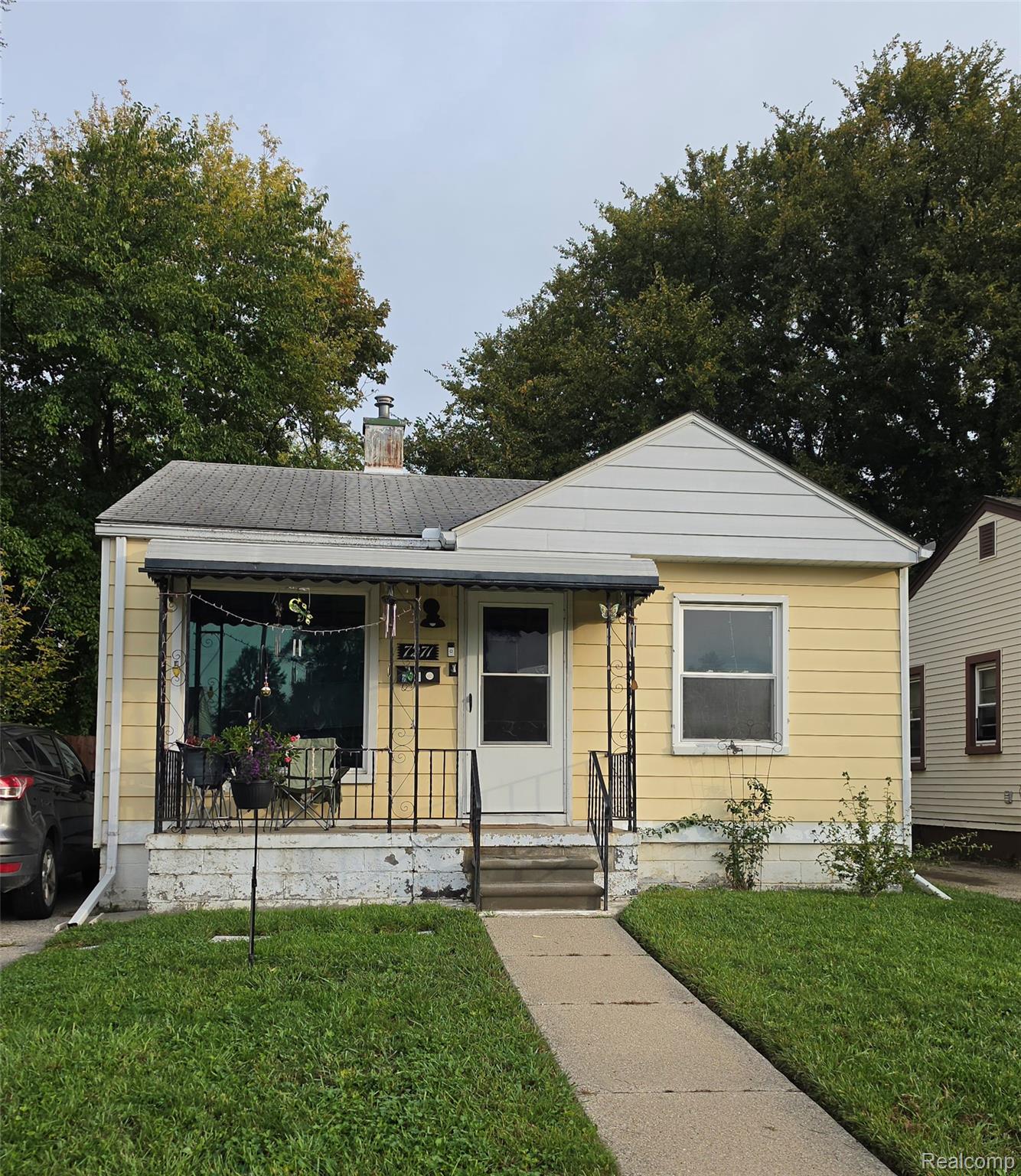 7271 Theut Ave — photo