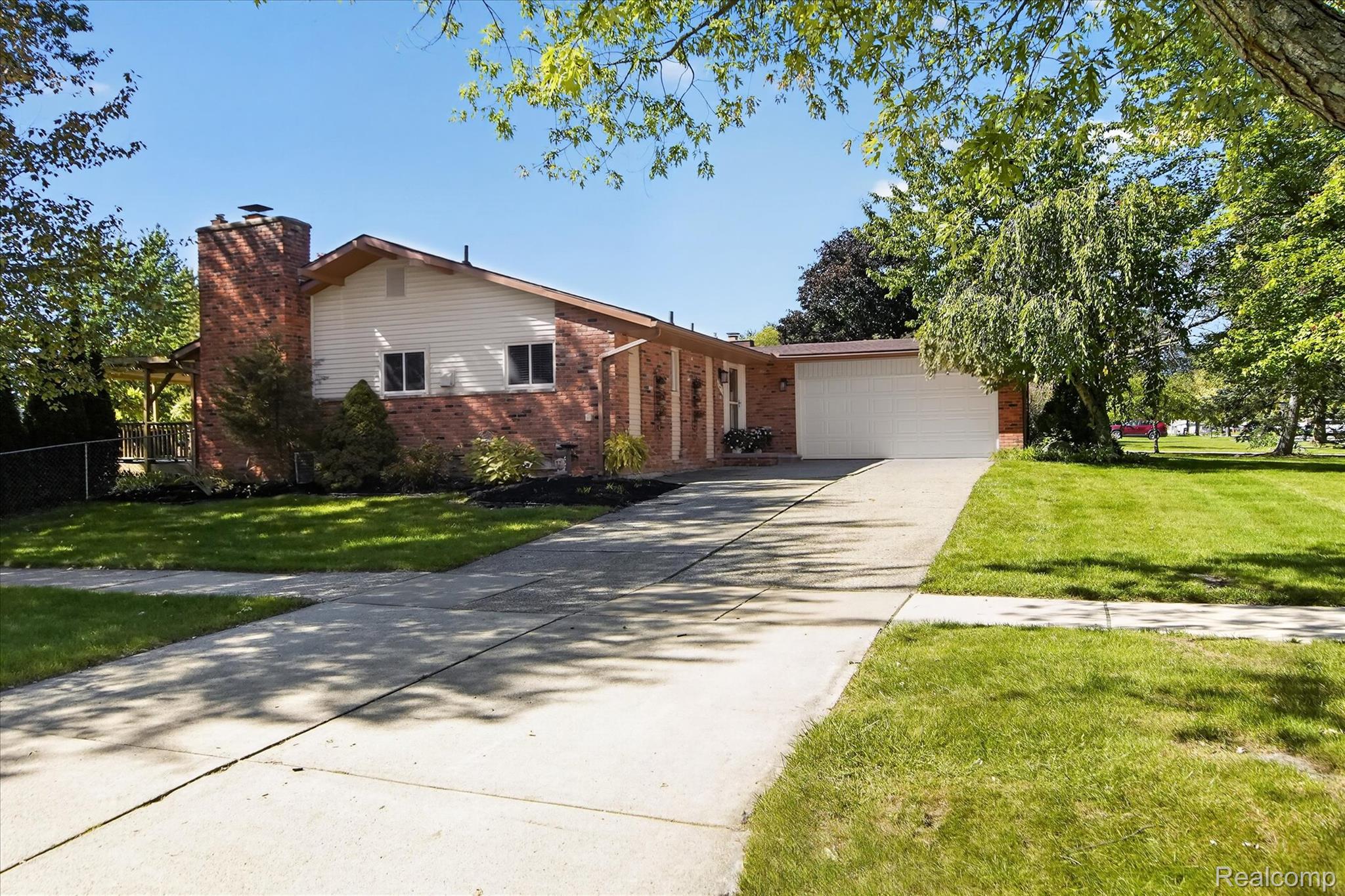 36471 Gardner St — photo