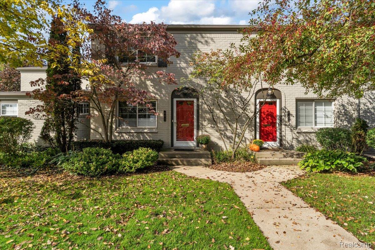 621 Graefield Ct — photo