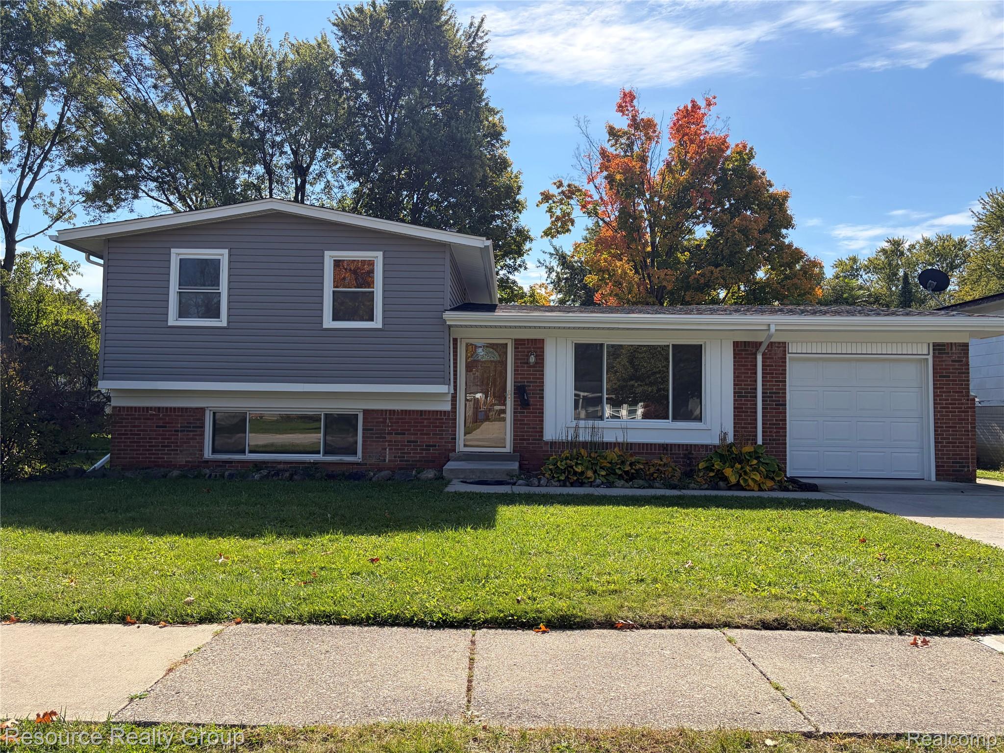 2906 Marshall St — photo