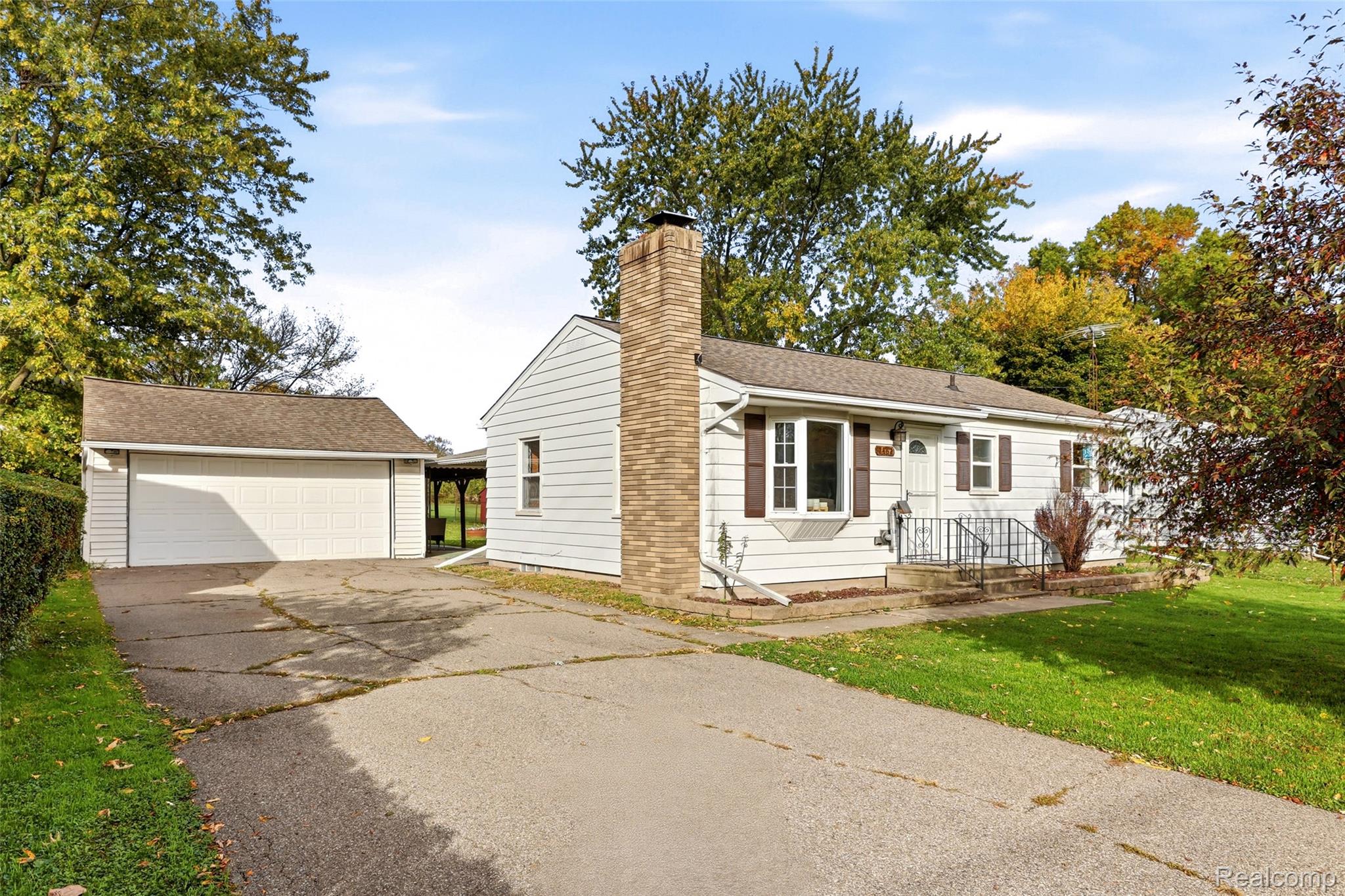 2462 Utley Rd — photo