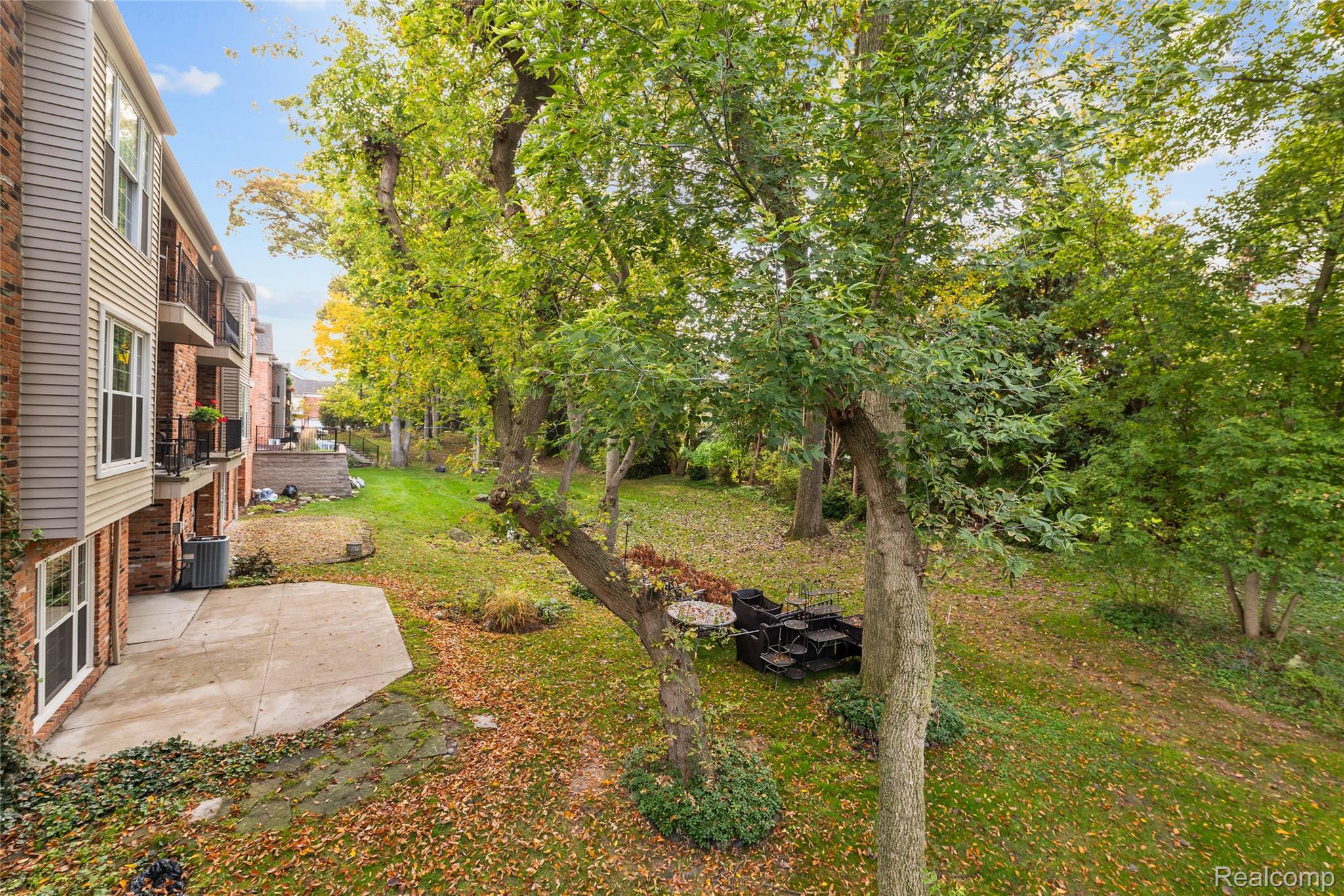 1665 Huntington Park — photo