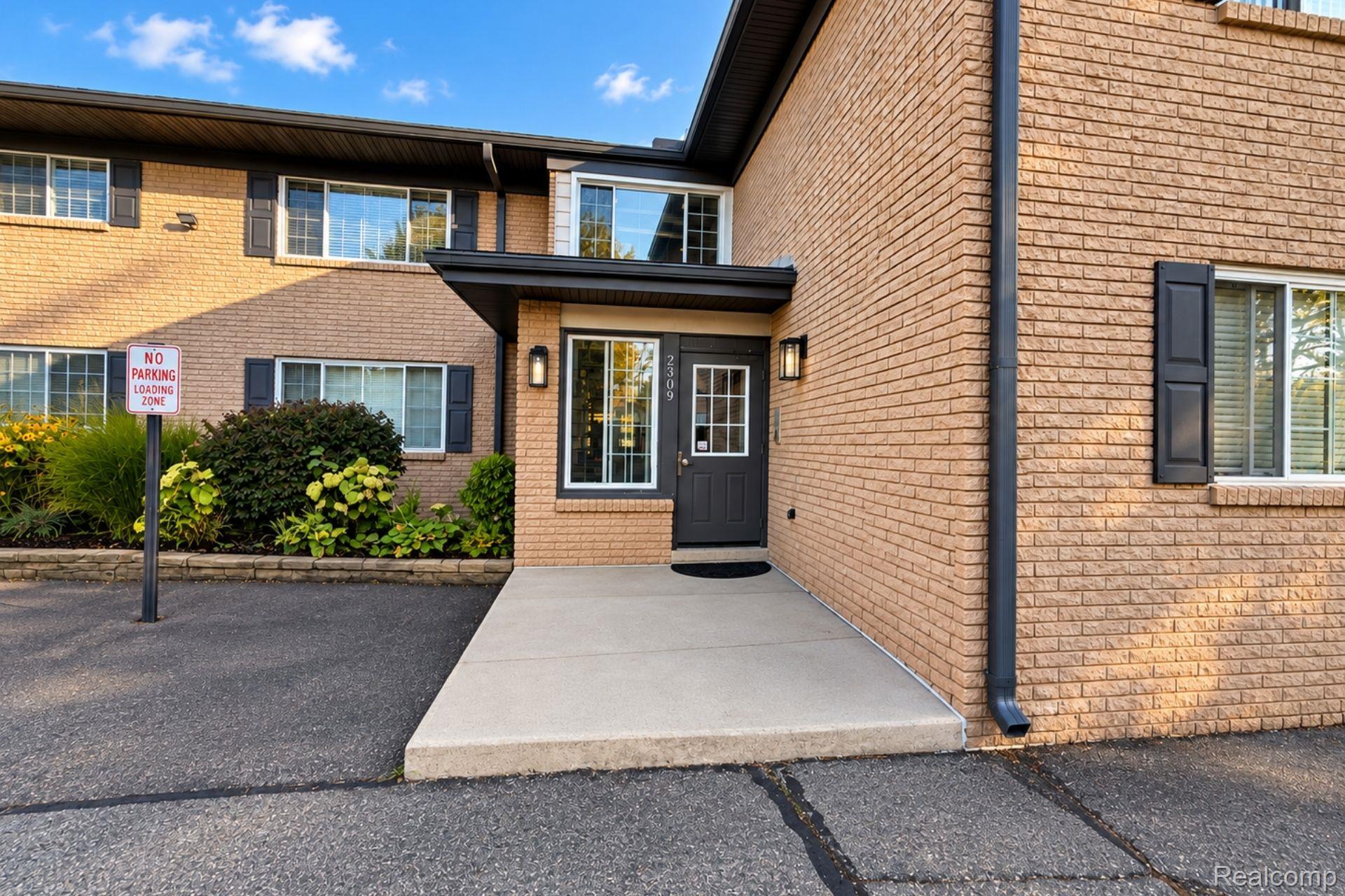2309 Walton Blvd #38 — photo