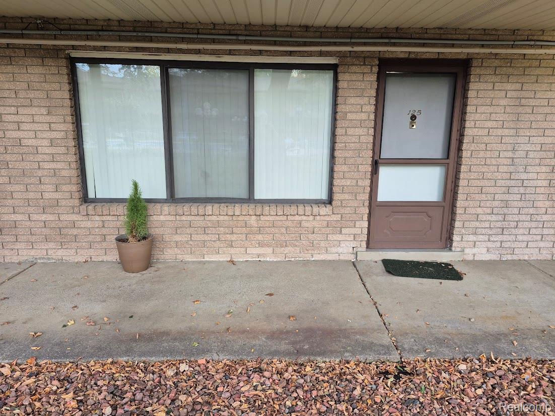 995 N Cass Lake Rd #125 — photo