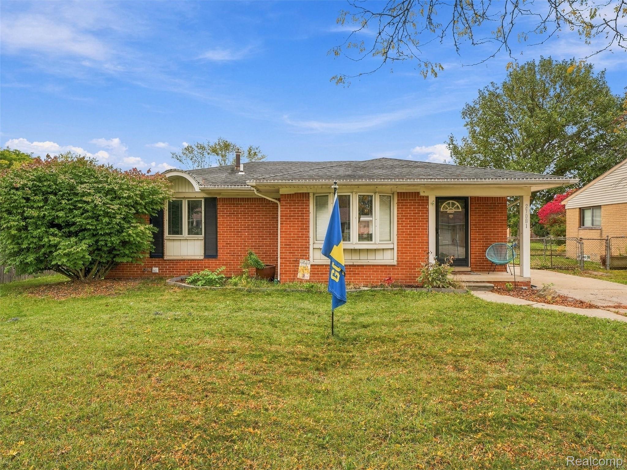 27081 Larkin Dr — photo