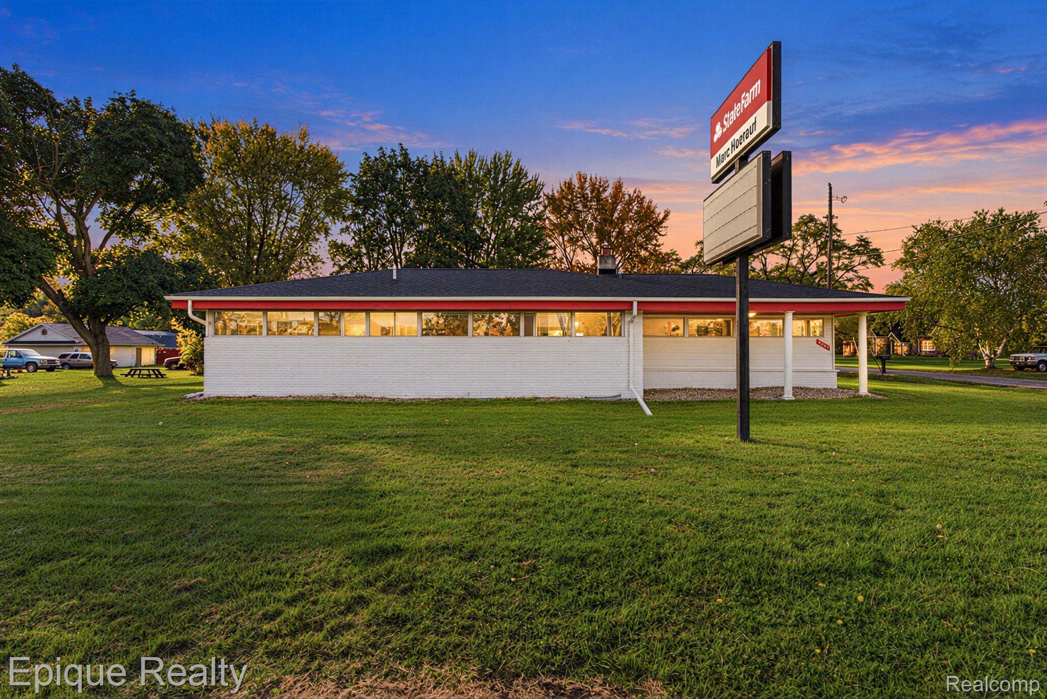 5204 Davison Rd — photo