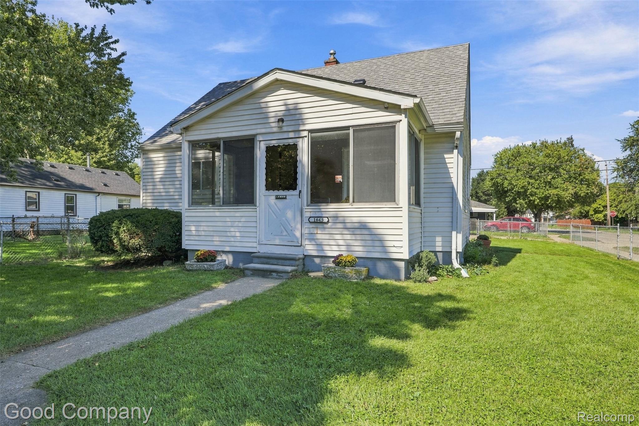 1645 E Evelyn Ave — photo