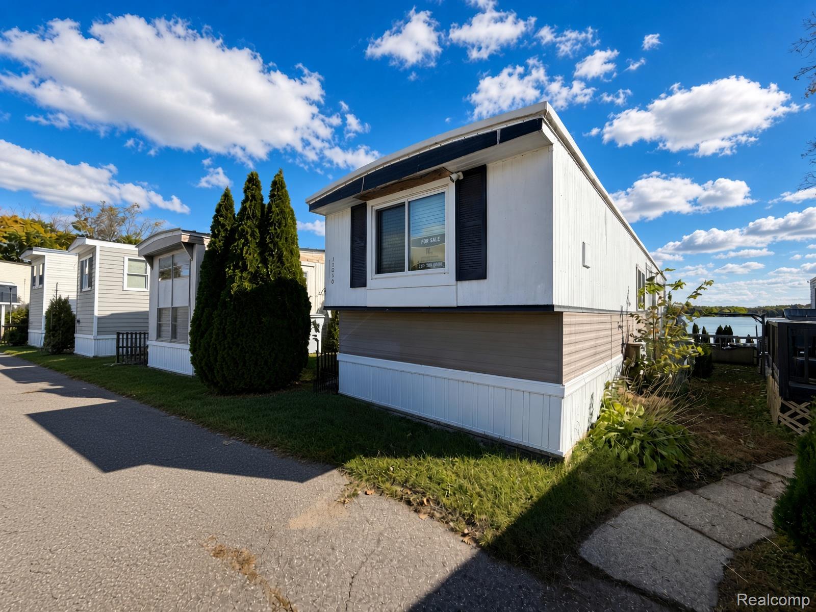 11048 Silver View Ct. — photo