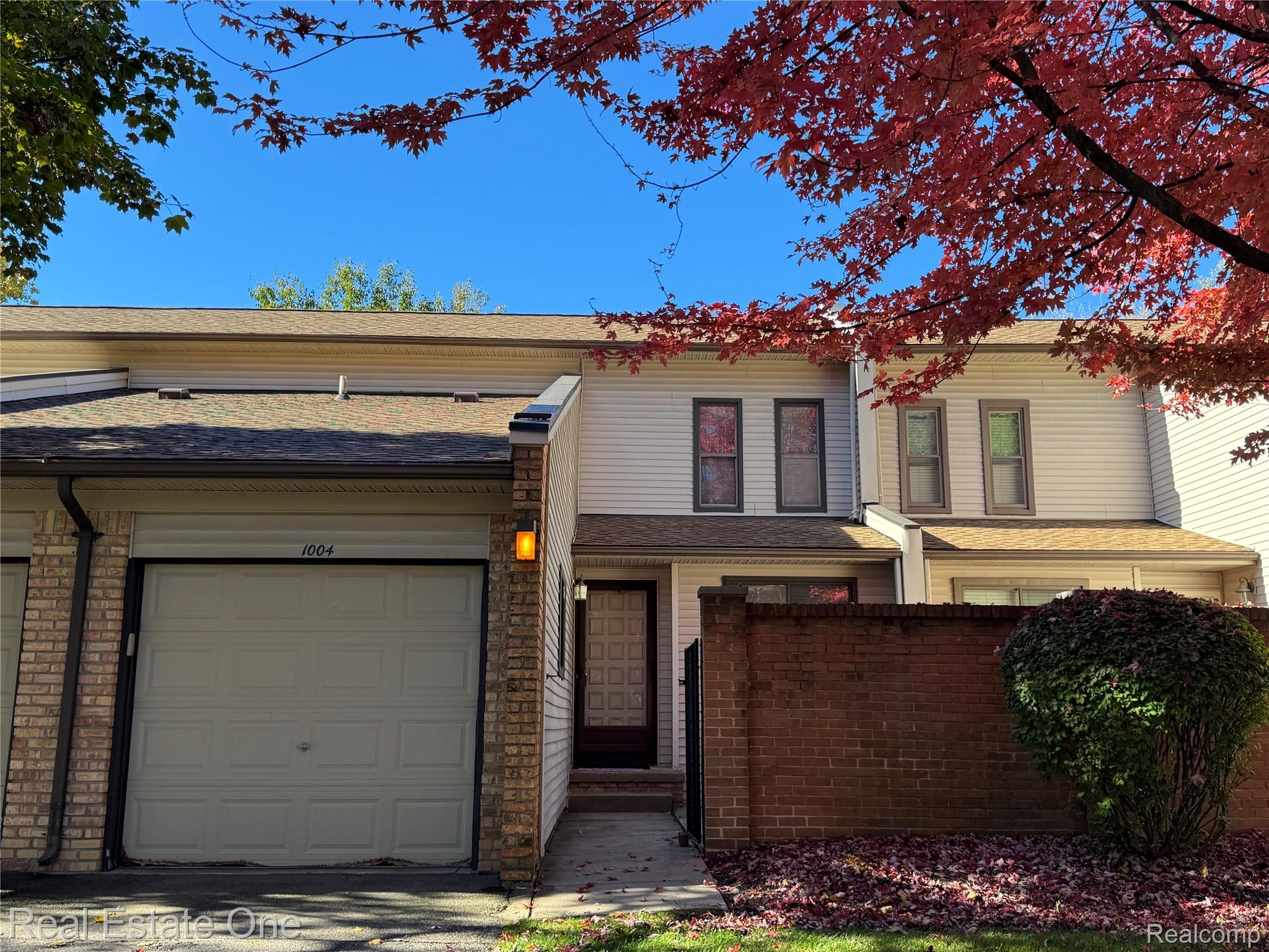 1004 Willow Grove Ct — photo