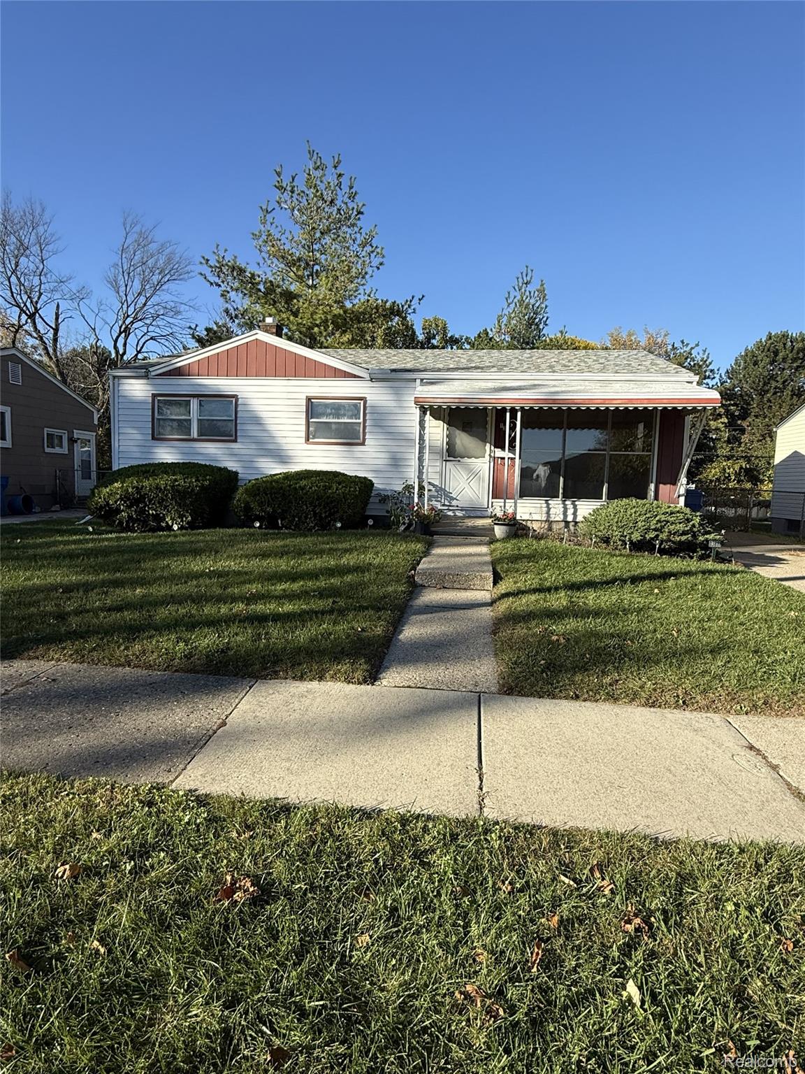 13811 Sherman Ave — photo
