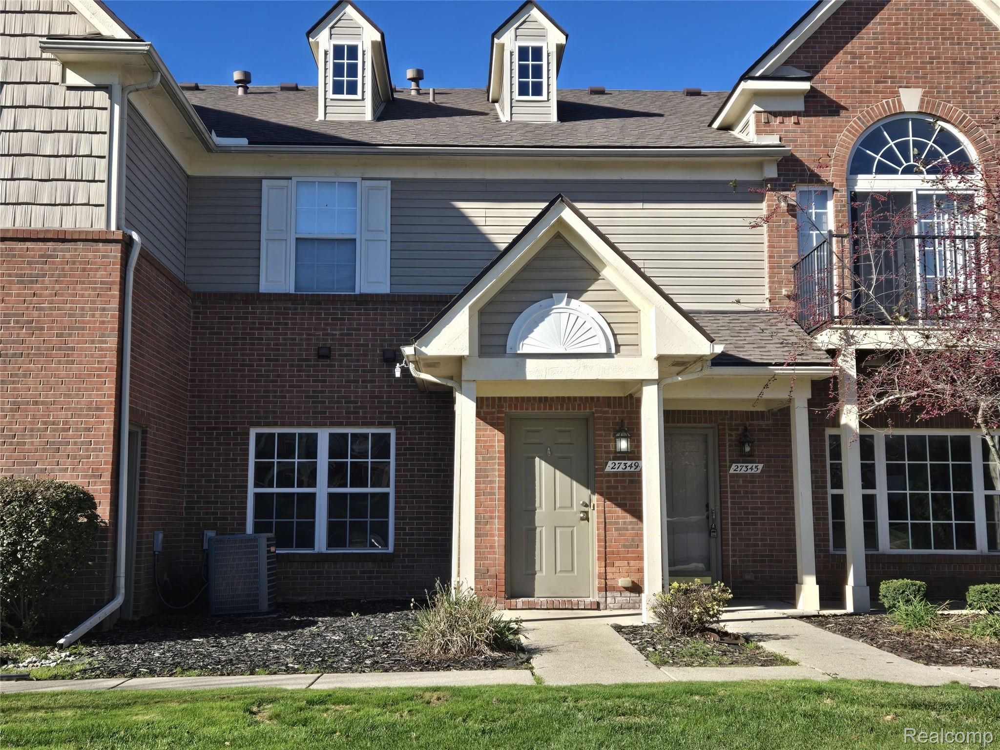 27349 Hidden Oaks Dr — photo