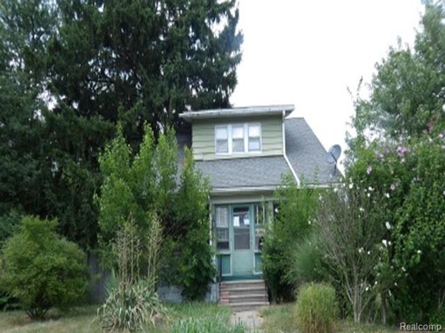 250 Burnham St W — photo