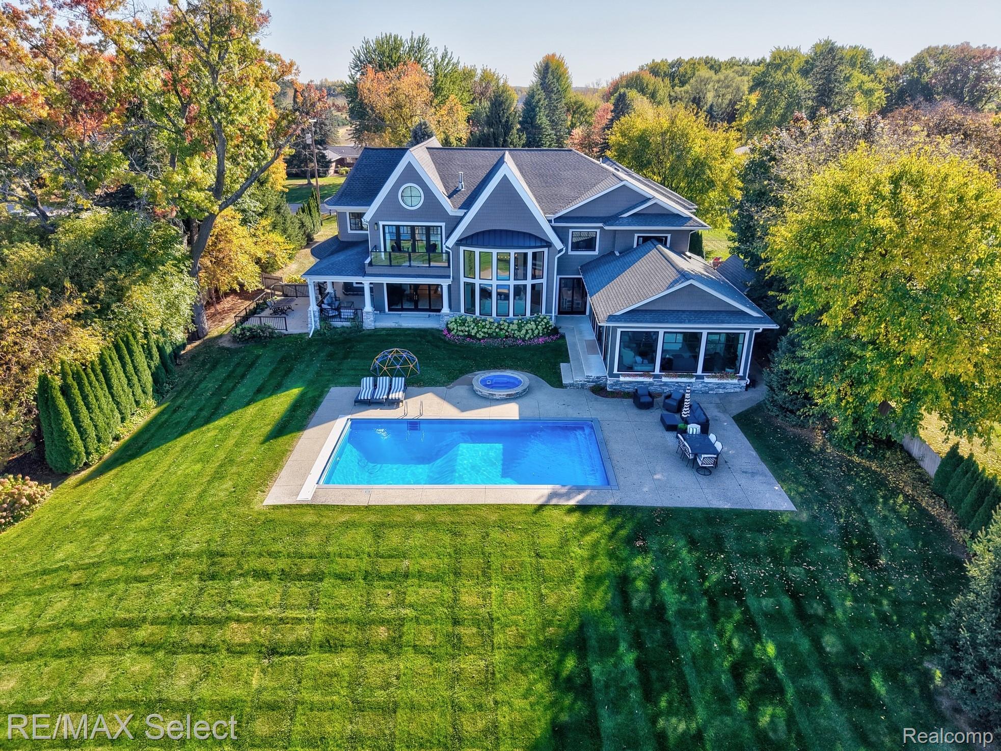 2368 Grove Park Rd — photo