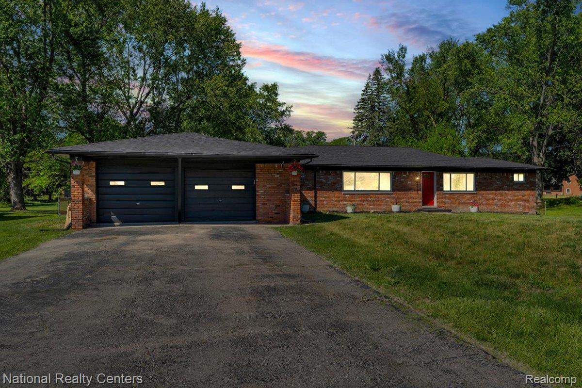 24139 Philip Dr — photo