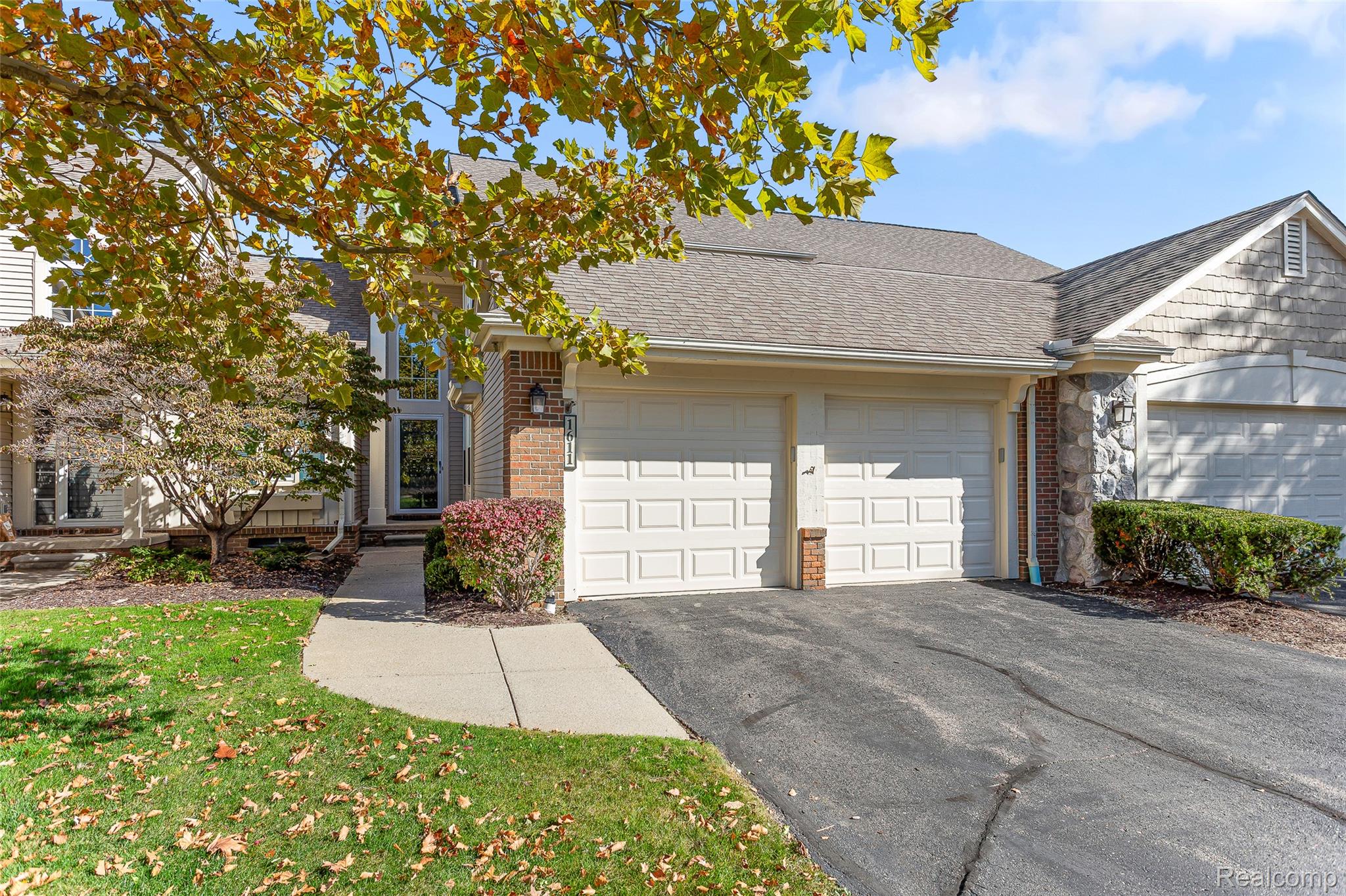 1611 Thistle Ct — photo