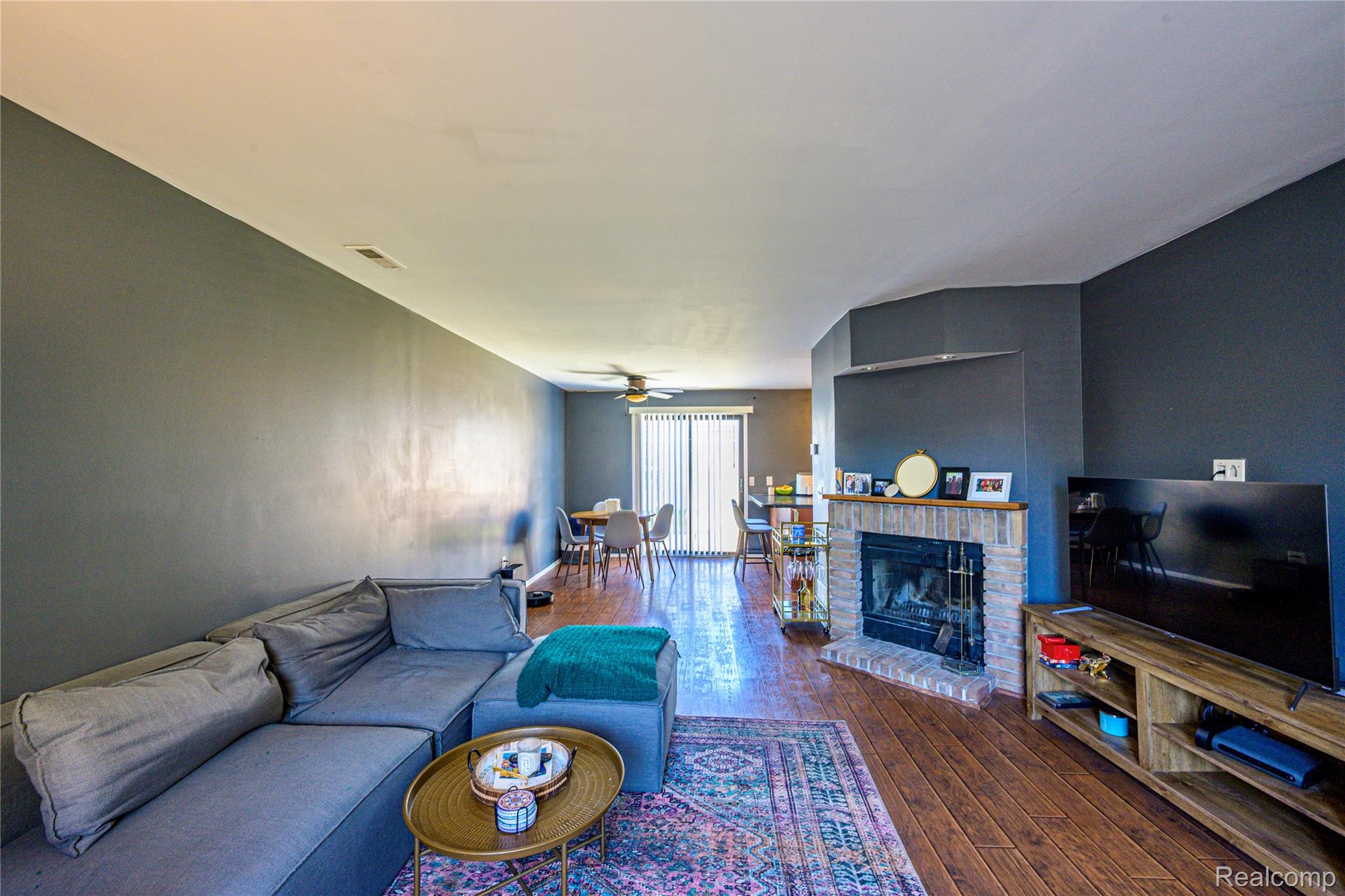 Home in Royal Oak, MI 48073 — photo 2