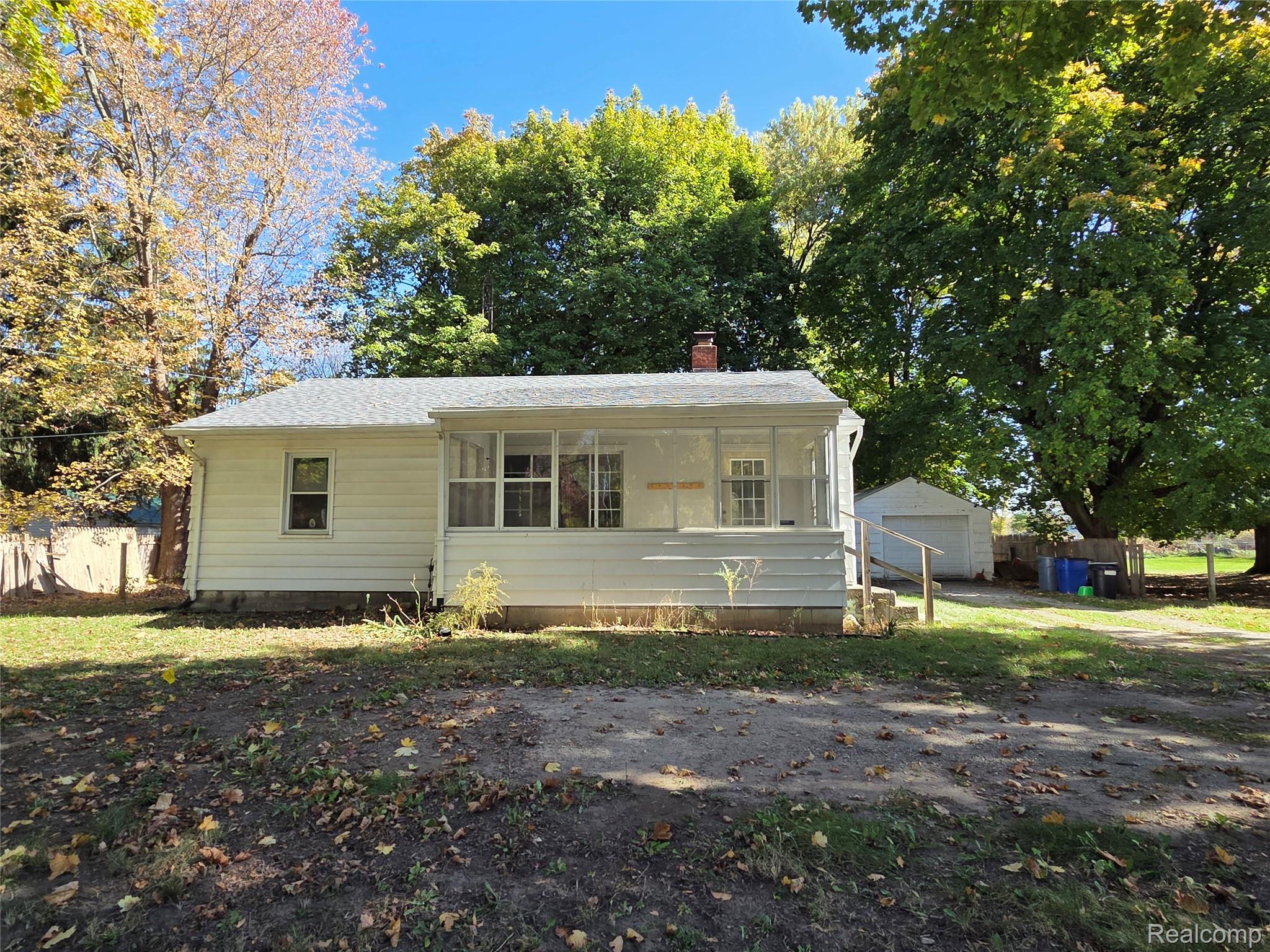 2344 N Linden Rd — photo