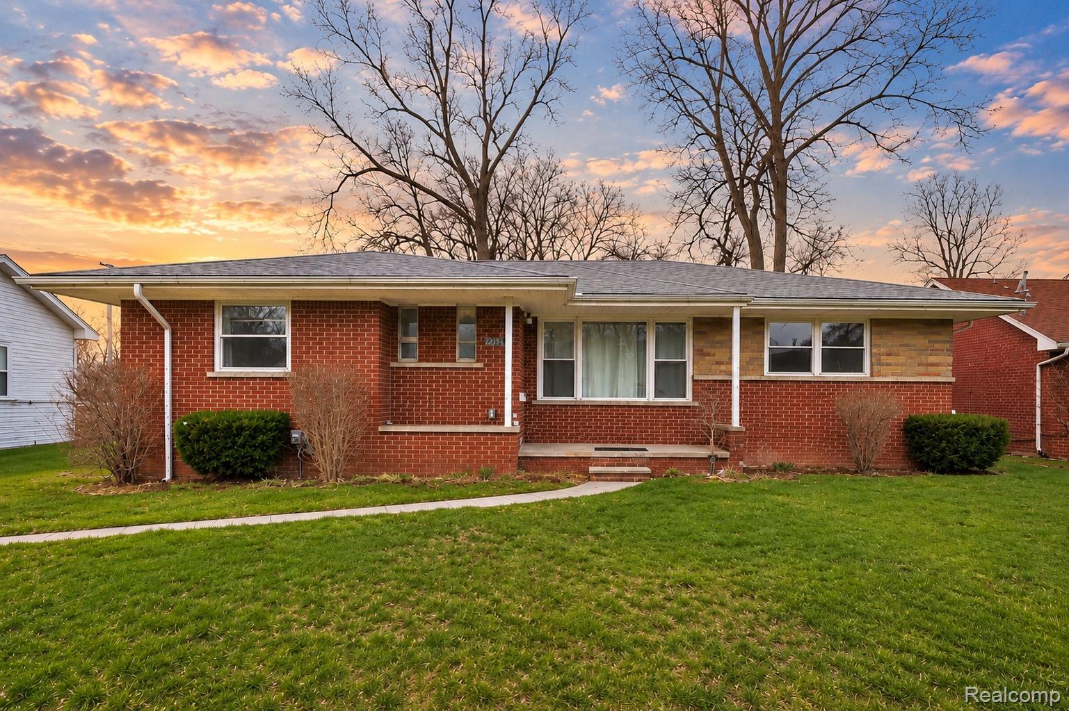 25253 Eureka Dr — photo