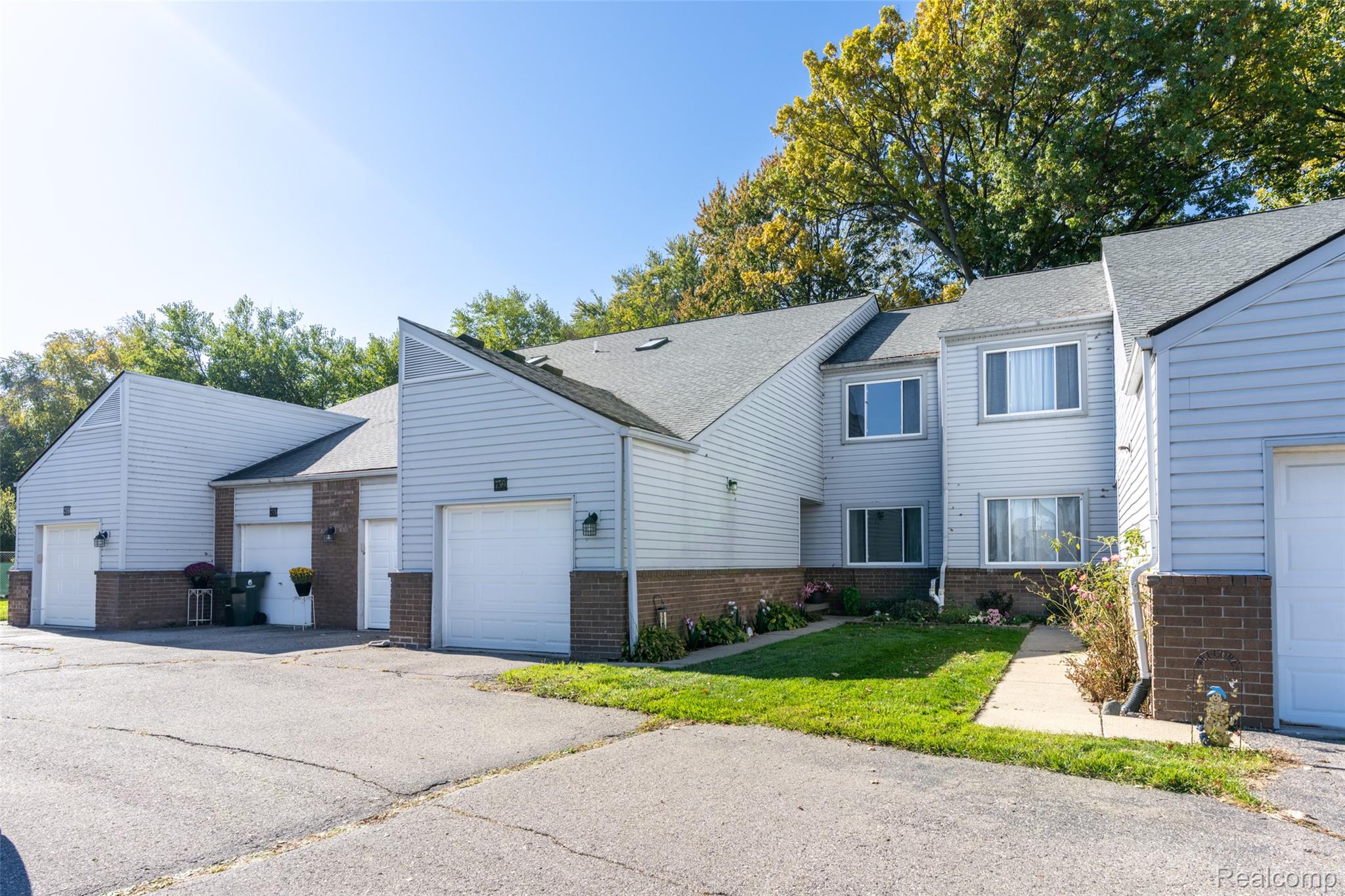 737 Clair Pointe Dr Claire Pointe Ct W #47 — photo