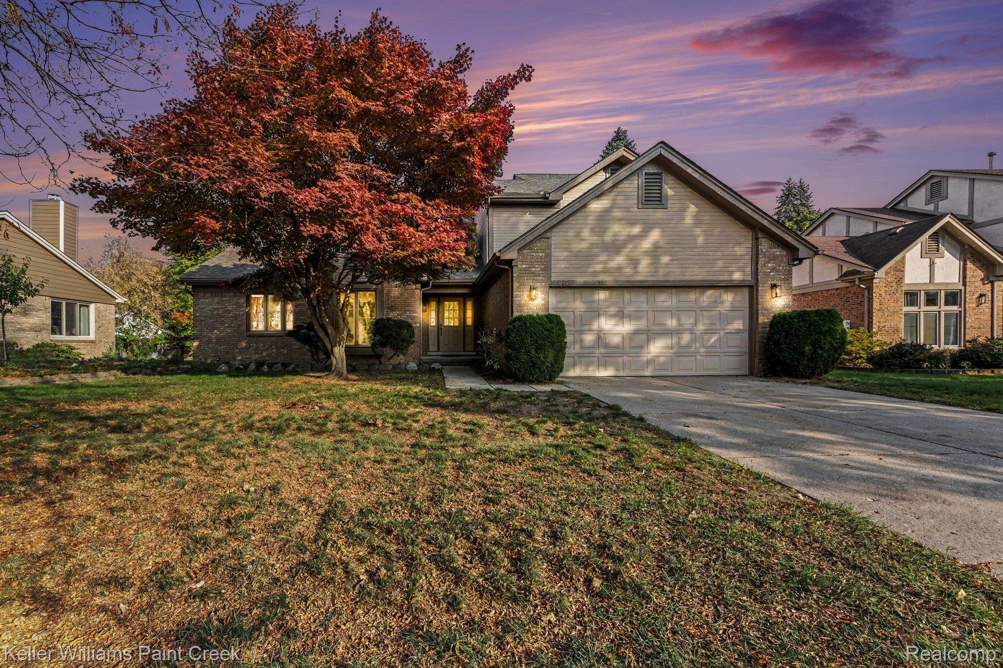 4894 Pickford Dr — photo