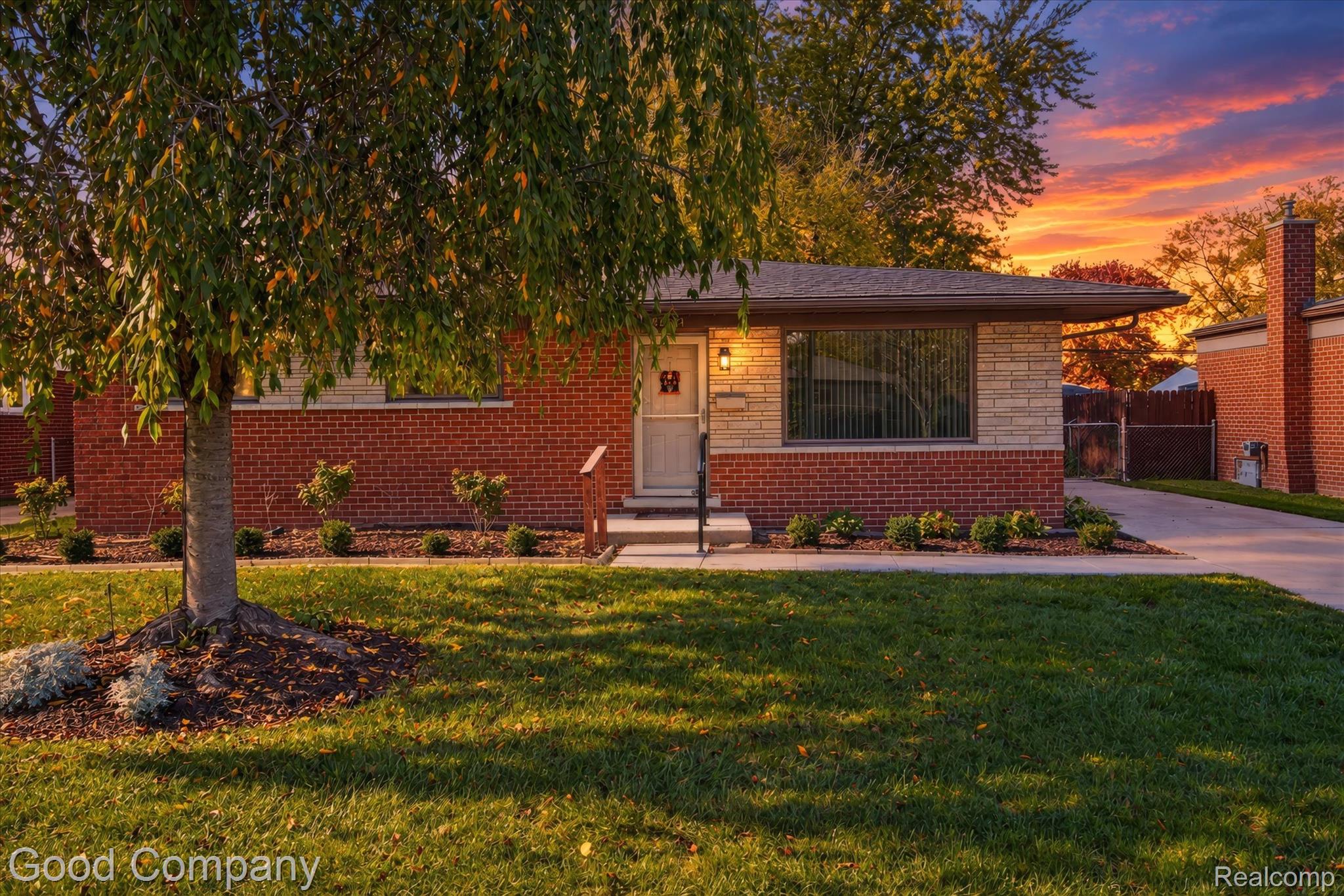 28421 Bradner Dr — photo