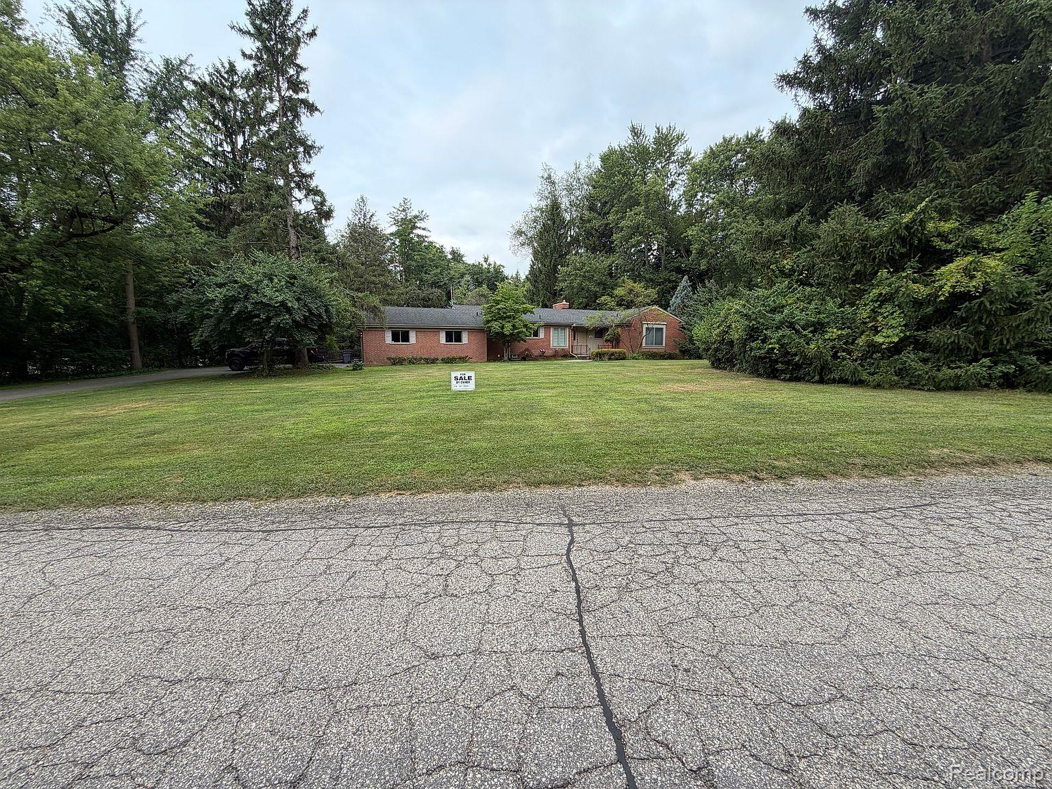 3520 Rayburn Rd — photo