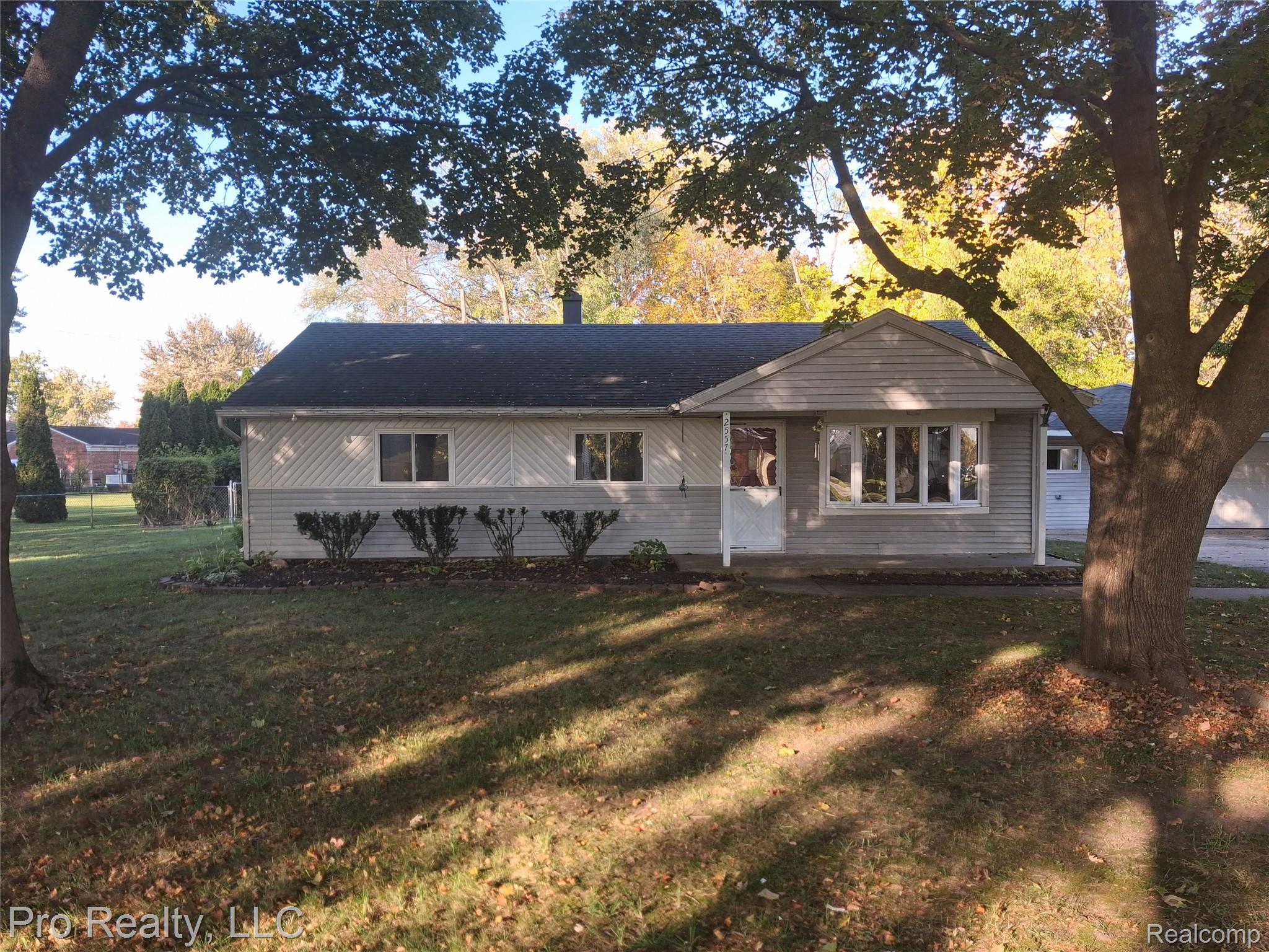2557 Hearthside Dr — photo