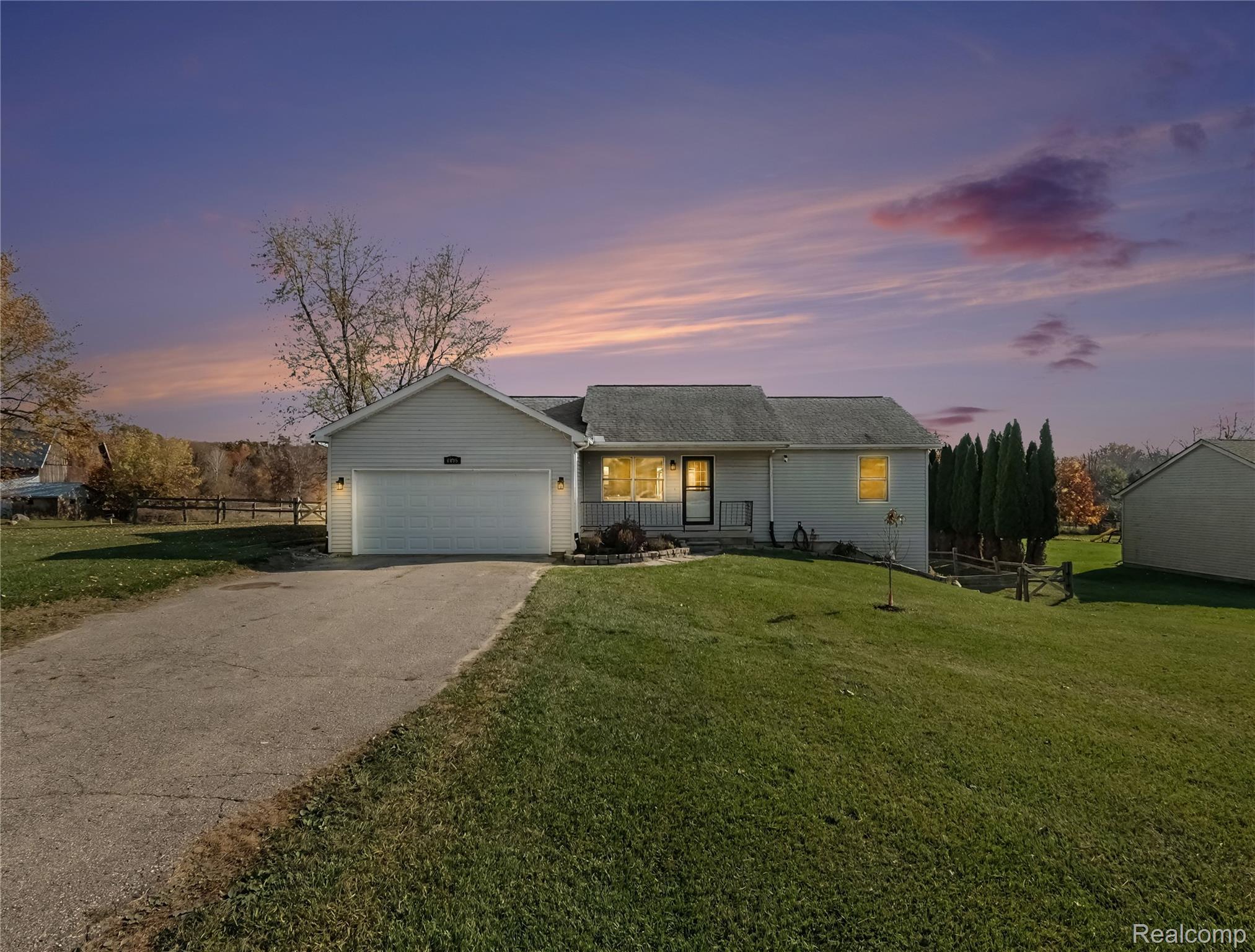 6005 River Rock Dr — photo