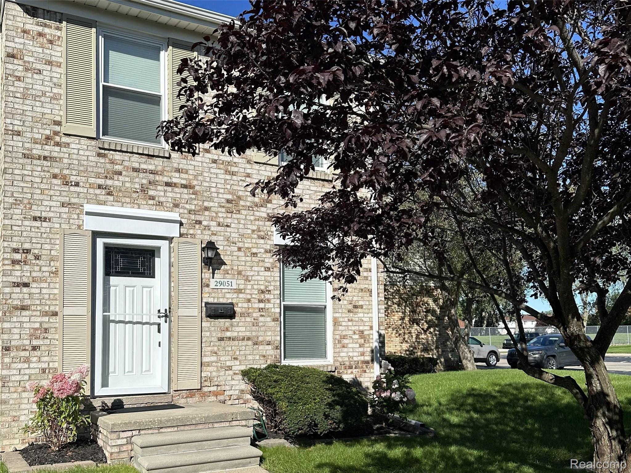 29051 E Brittany Ct #6 — photo