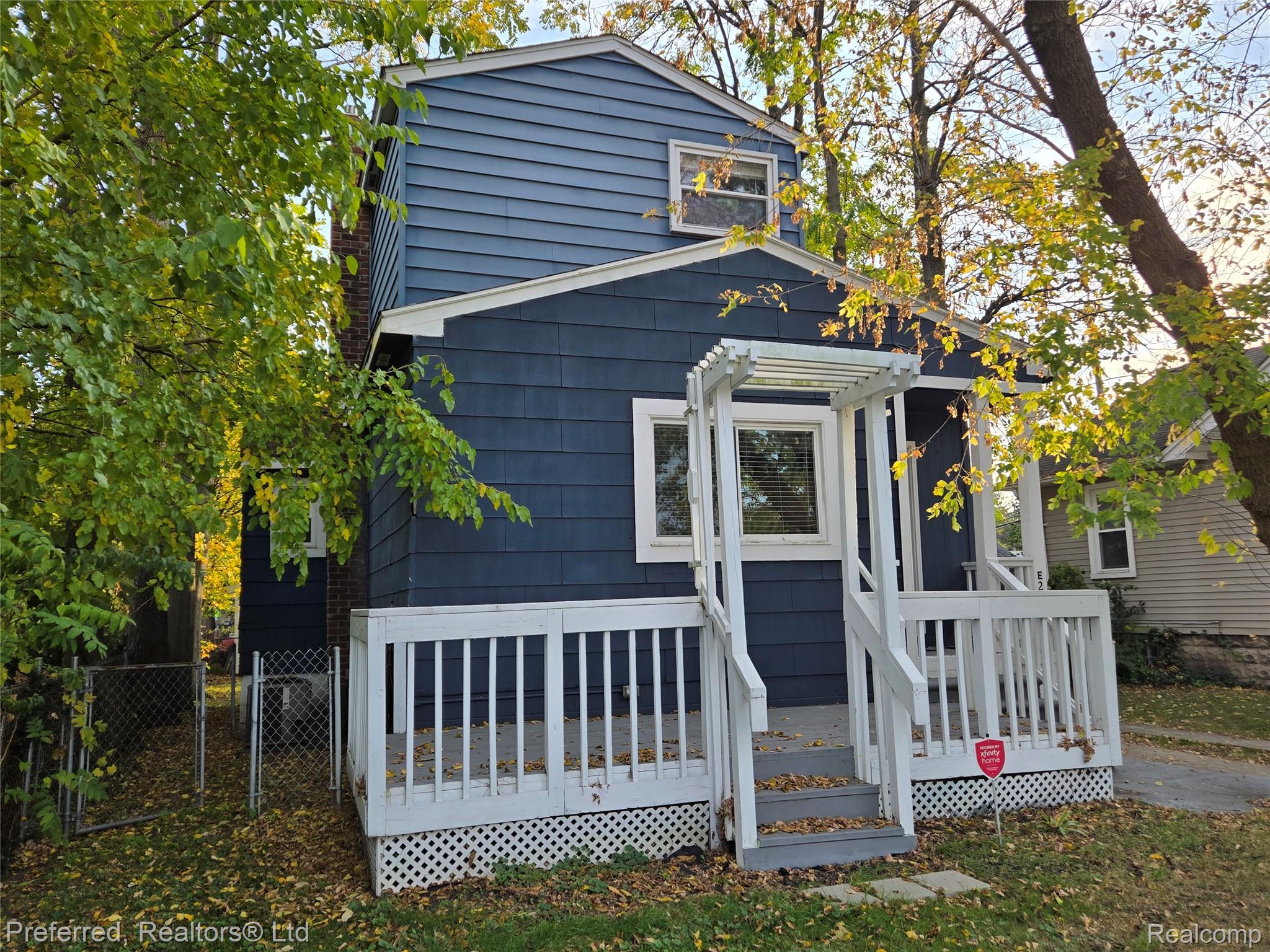 218 E 12 Mile Rd — photo
