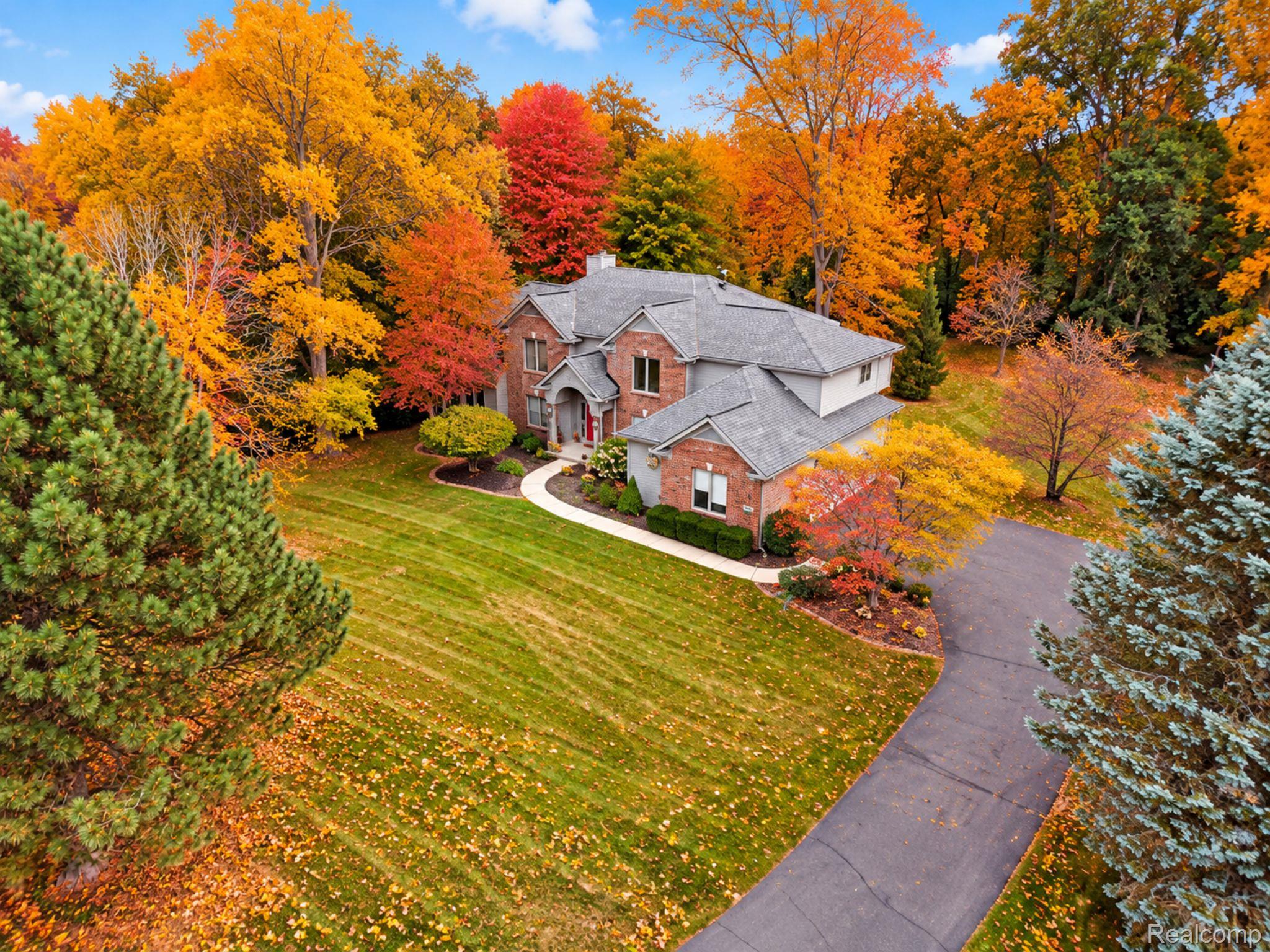 8805 Pebble Creek Dr — photo