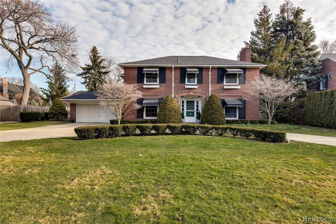 38 Edgemere Road, Grosse Pointe, MI 48236