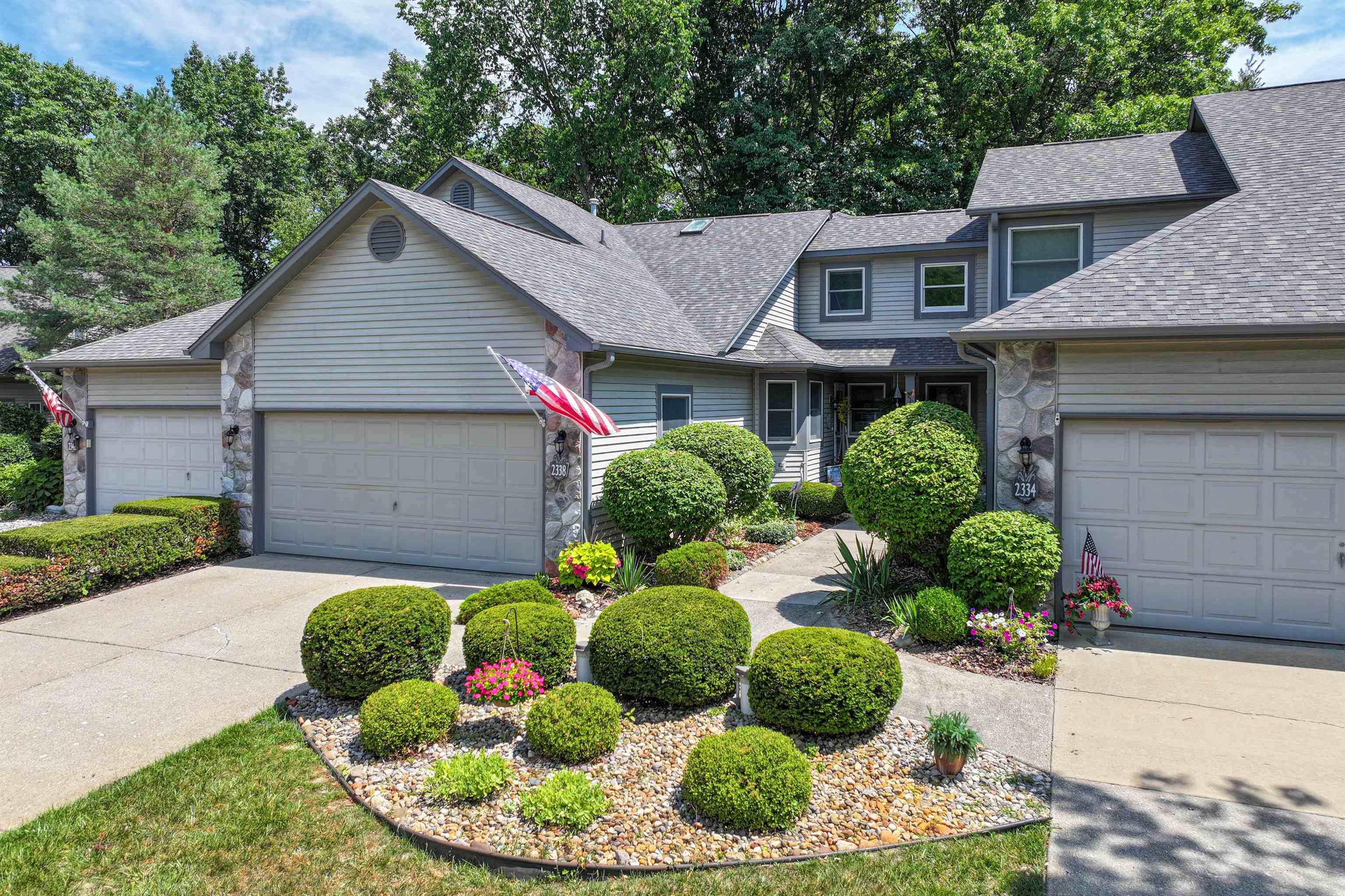 2338 Golden Pond Court — photo