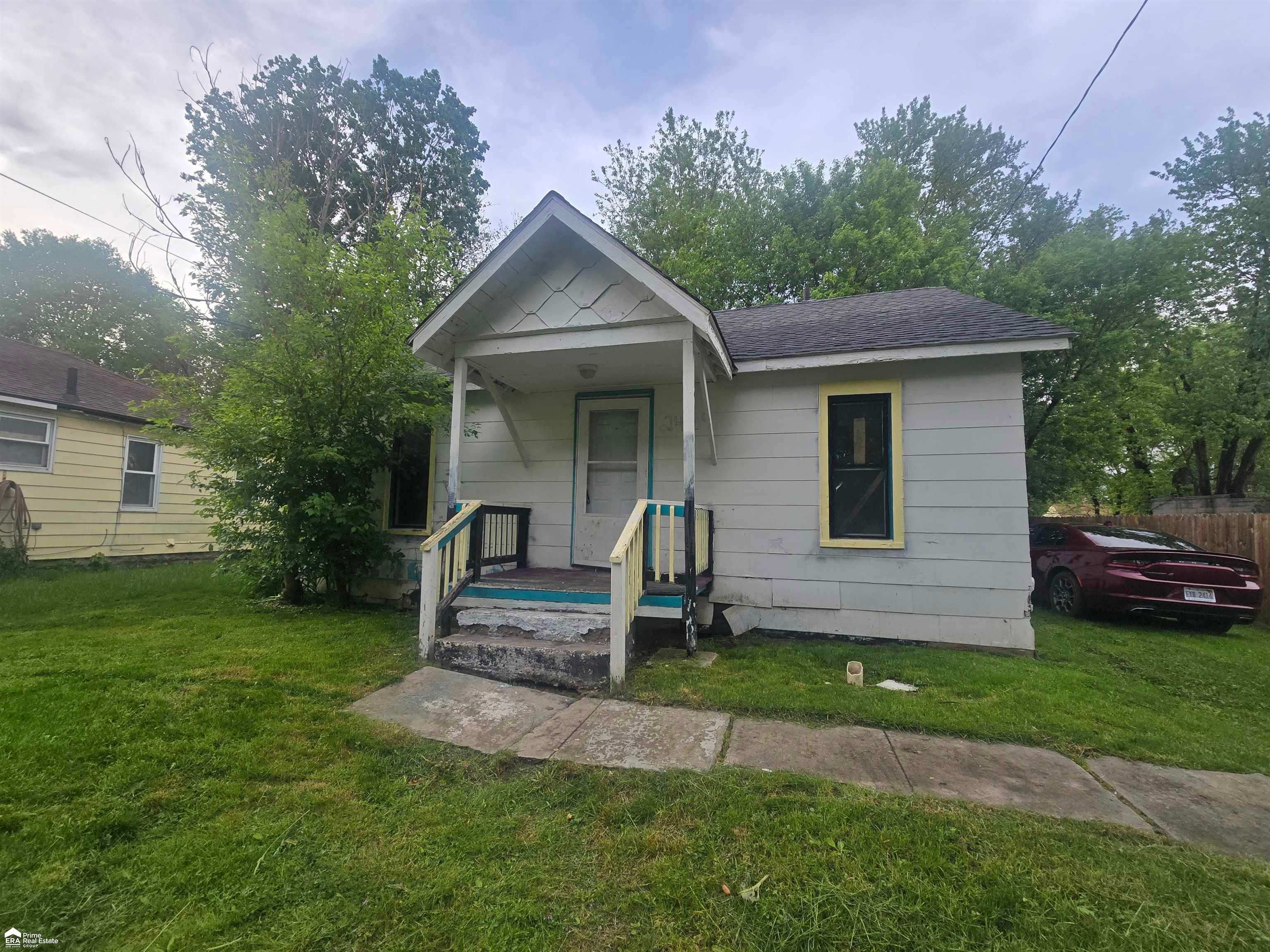 2429 Delaware Street — photo