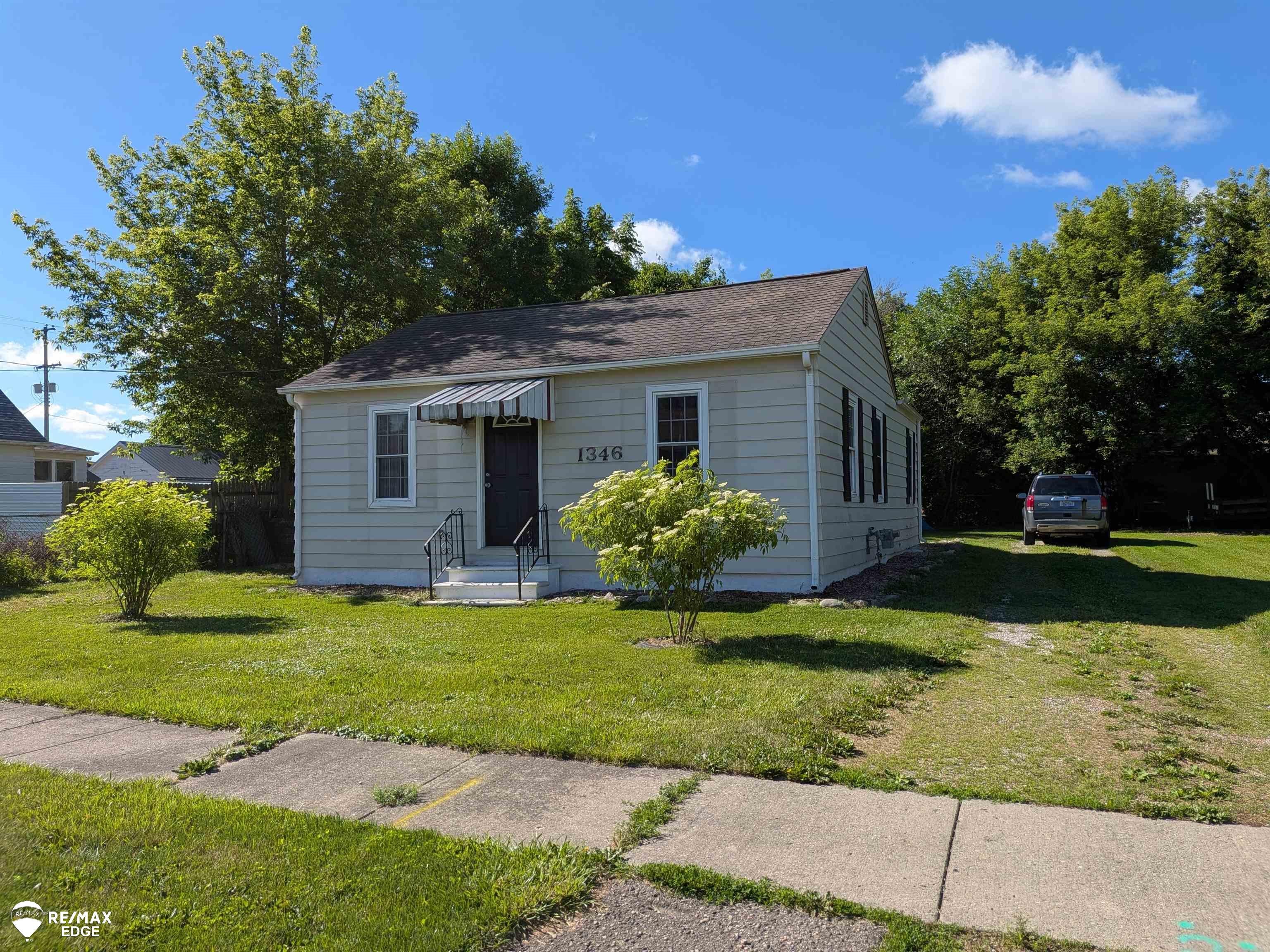 1346 Connell Street — photo