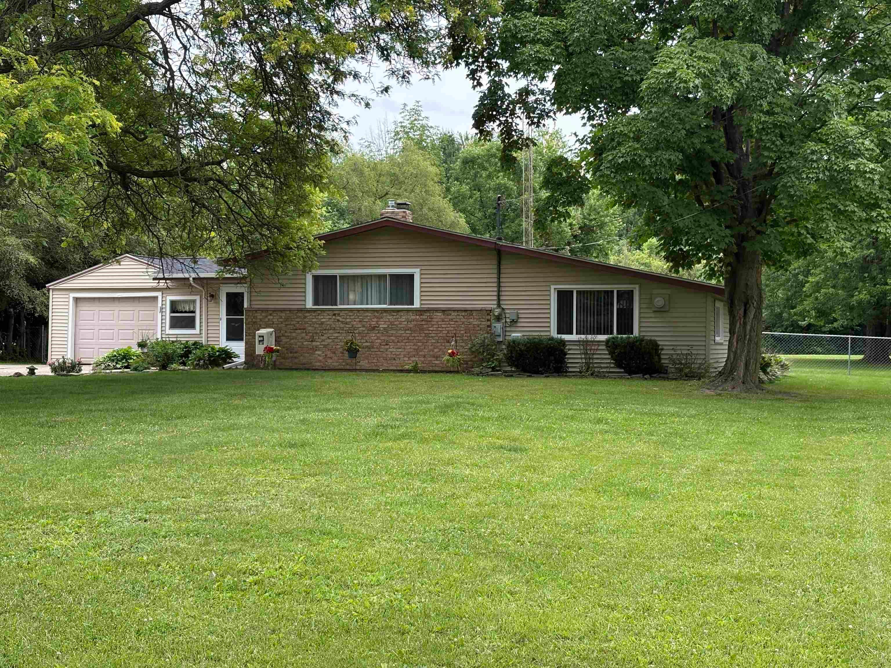 8104 Webster Road — photo