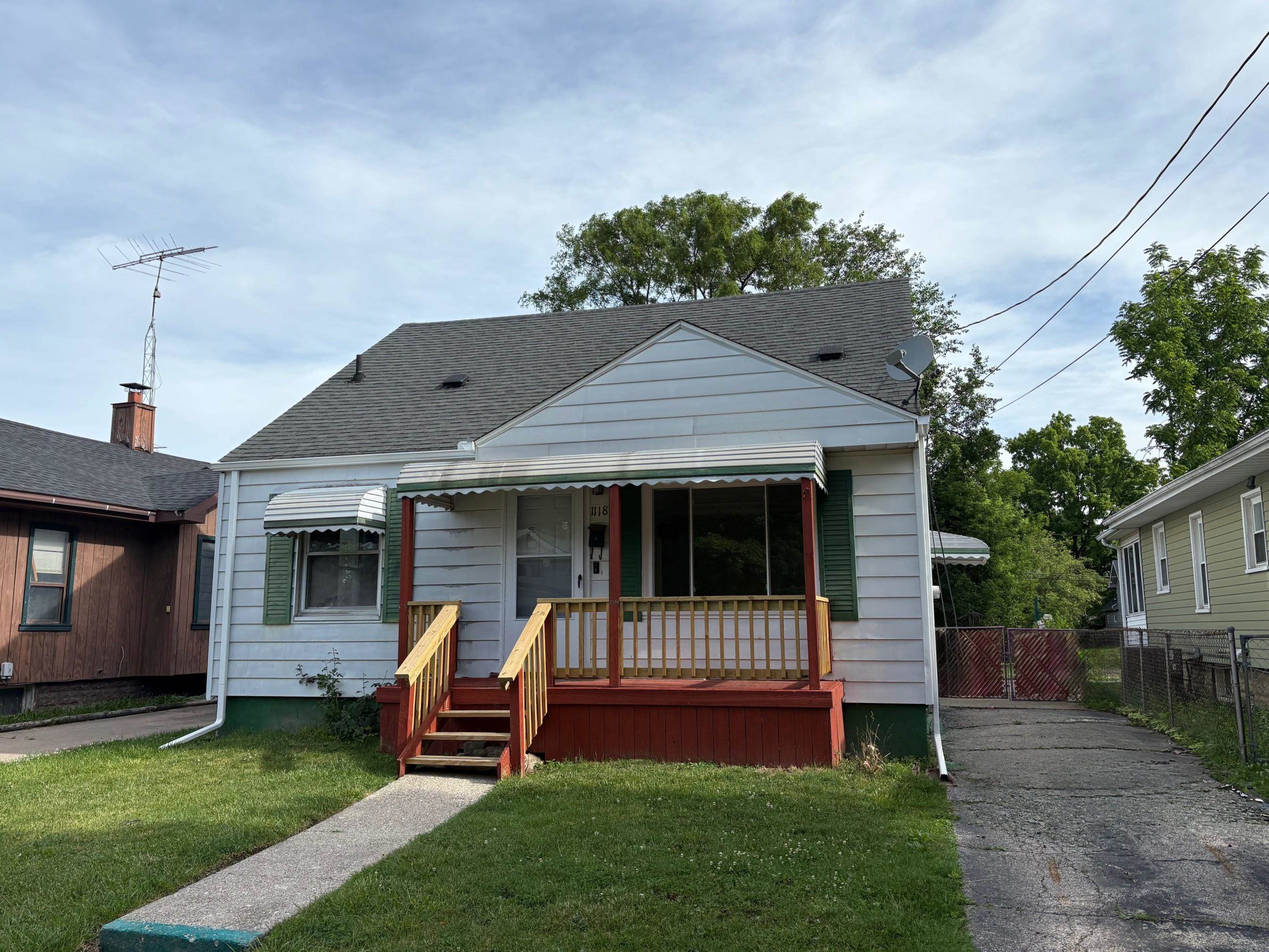 1118 Simcoe Avenue — photo