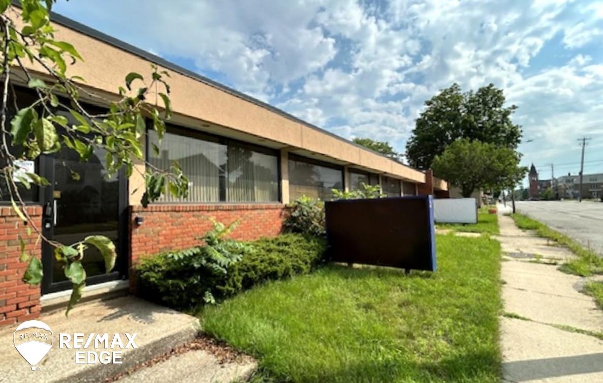 500 W Court Street — photo