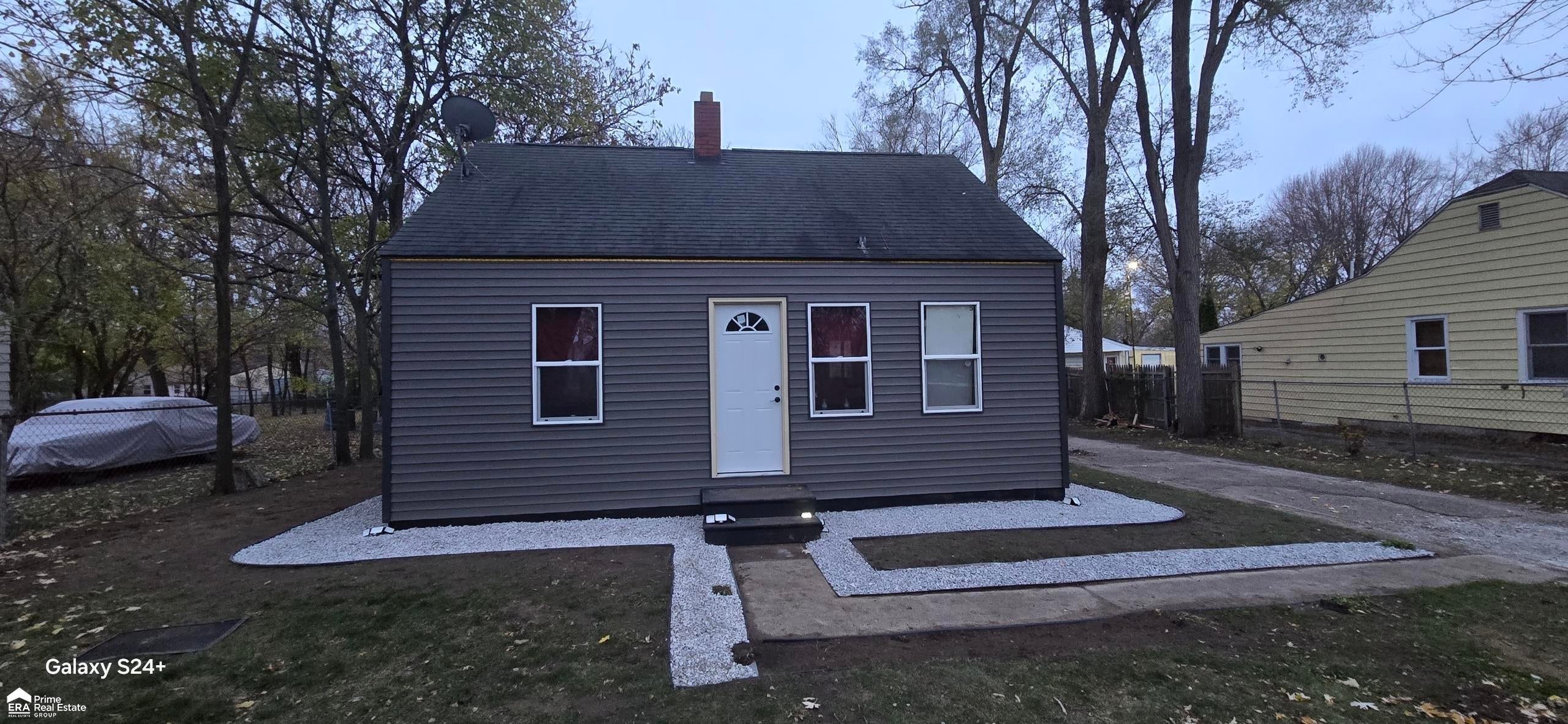 3526 Leith — photo