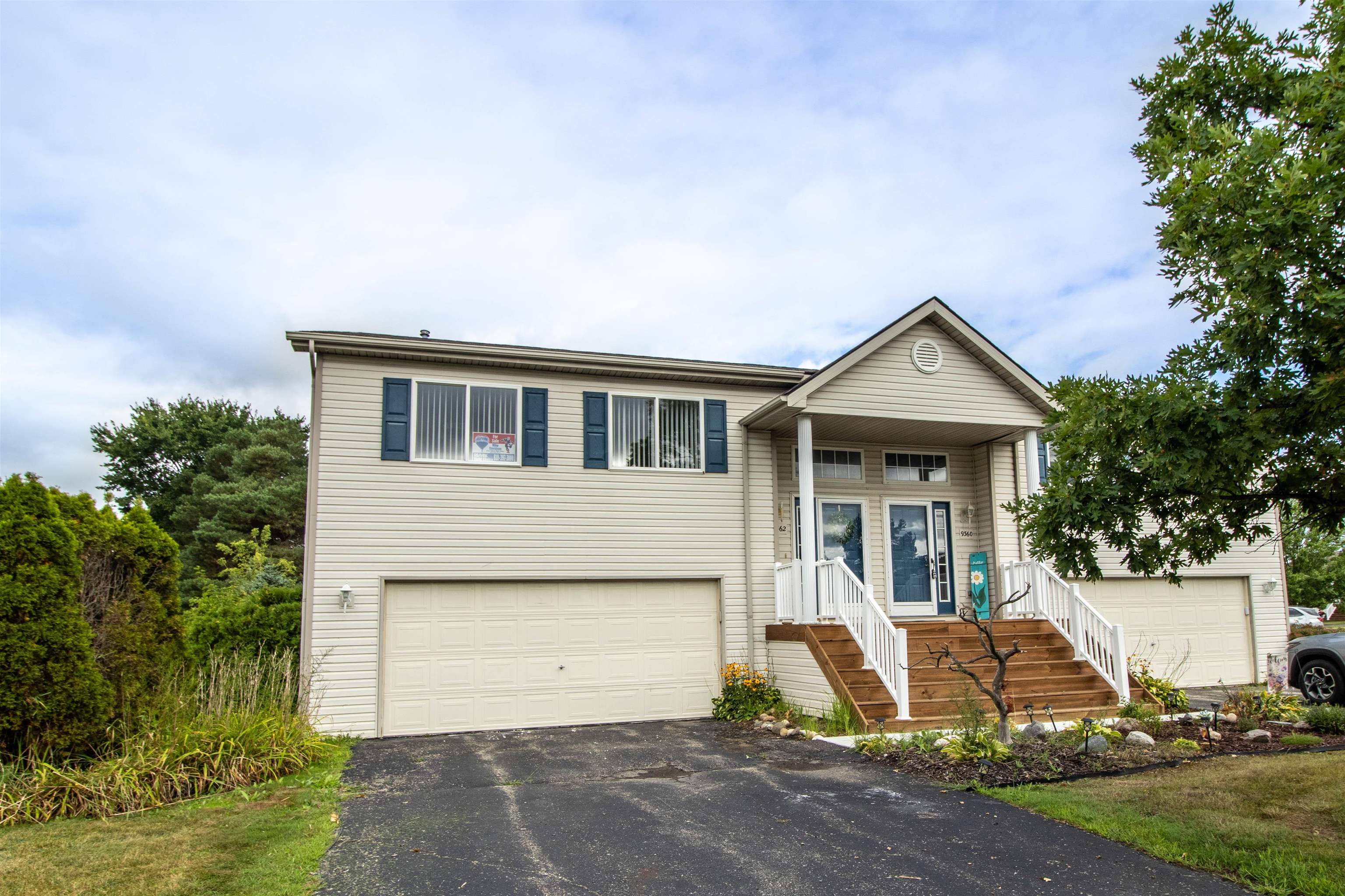 9362 Lake Park Drive — photo