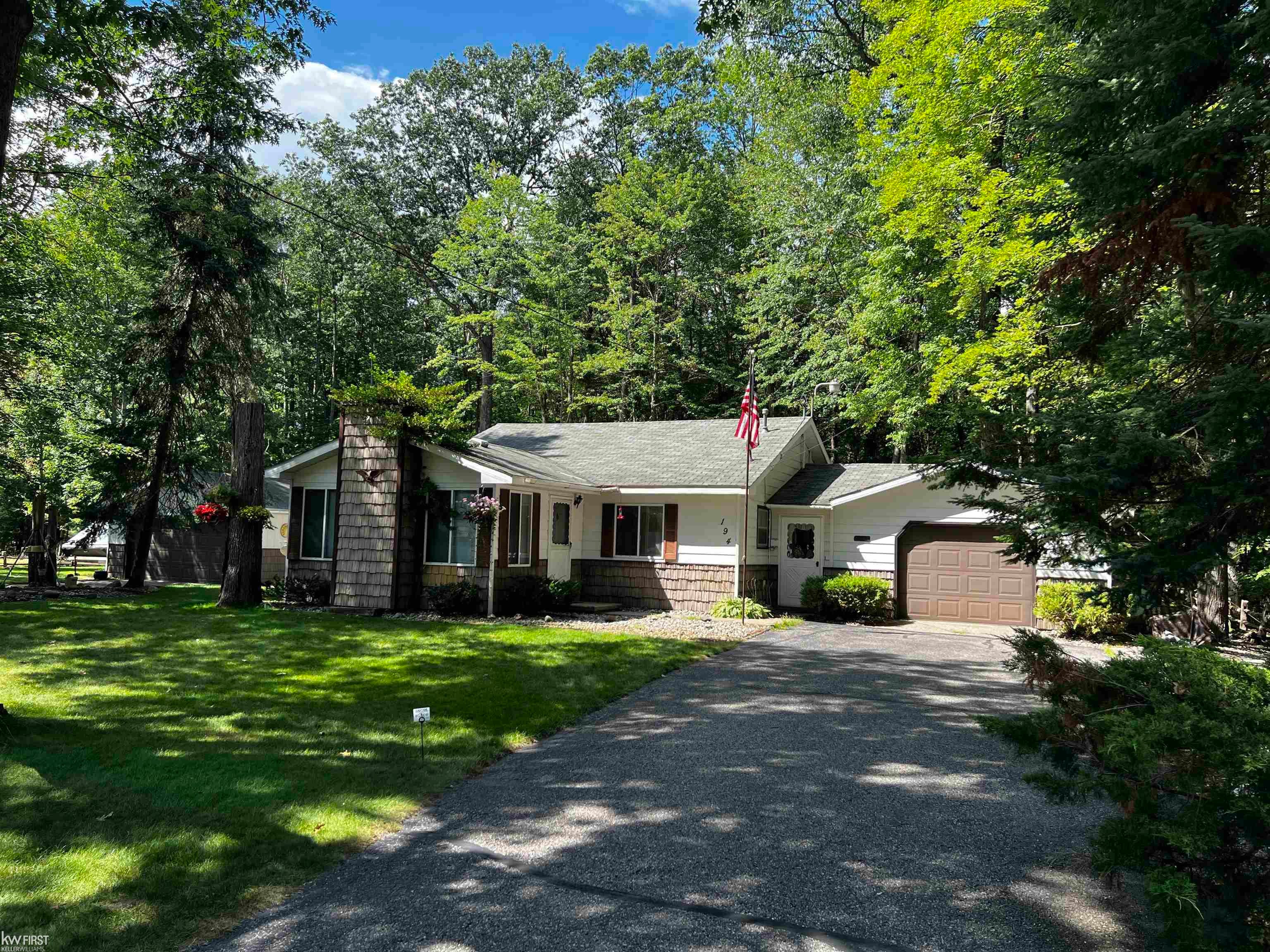 194 Springwood Drive — photo