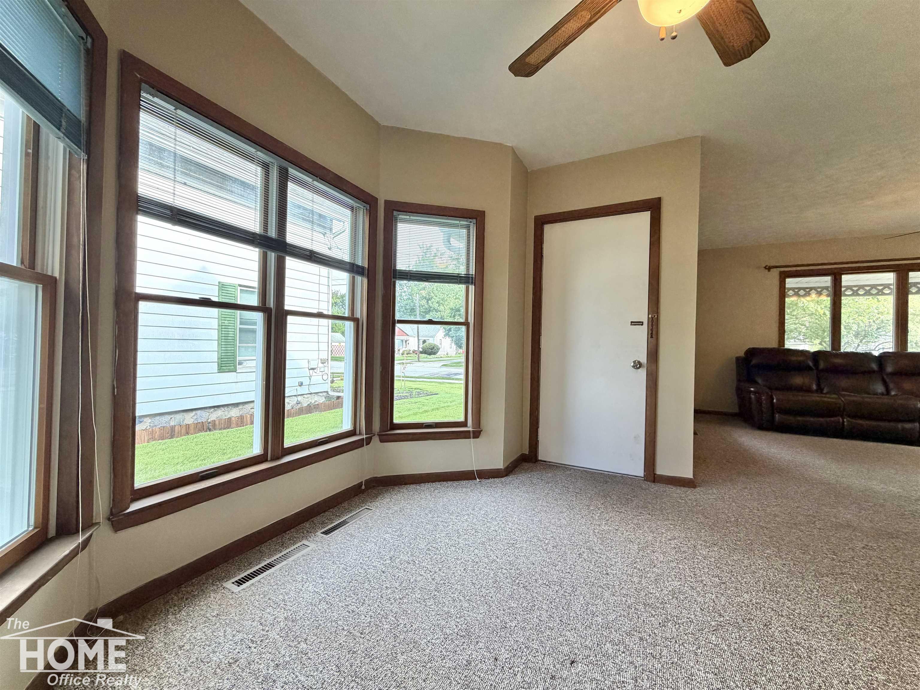 416 E King Street, Owosso, MI 48867 — photo 3
