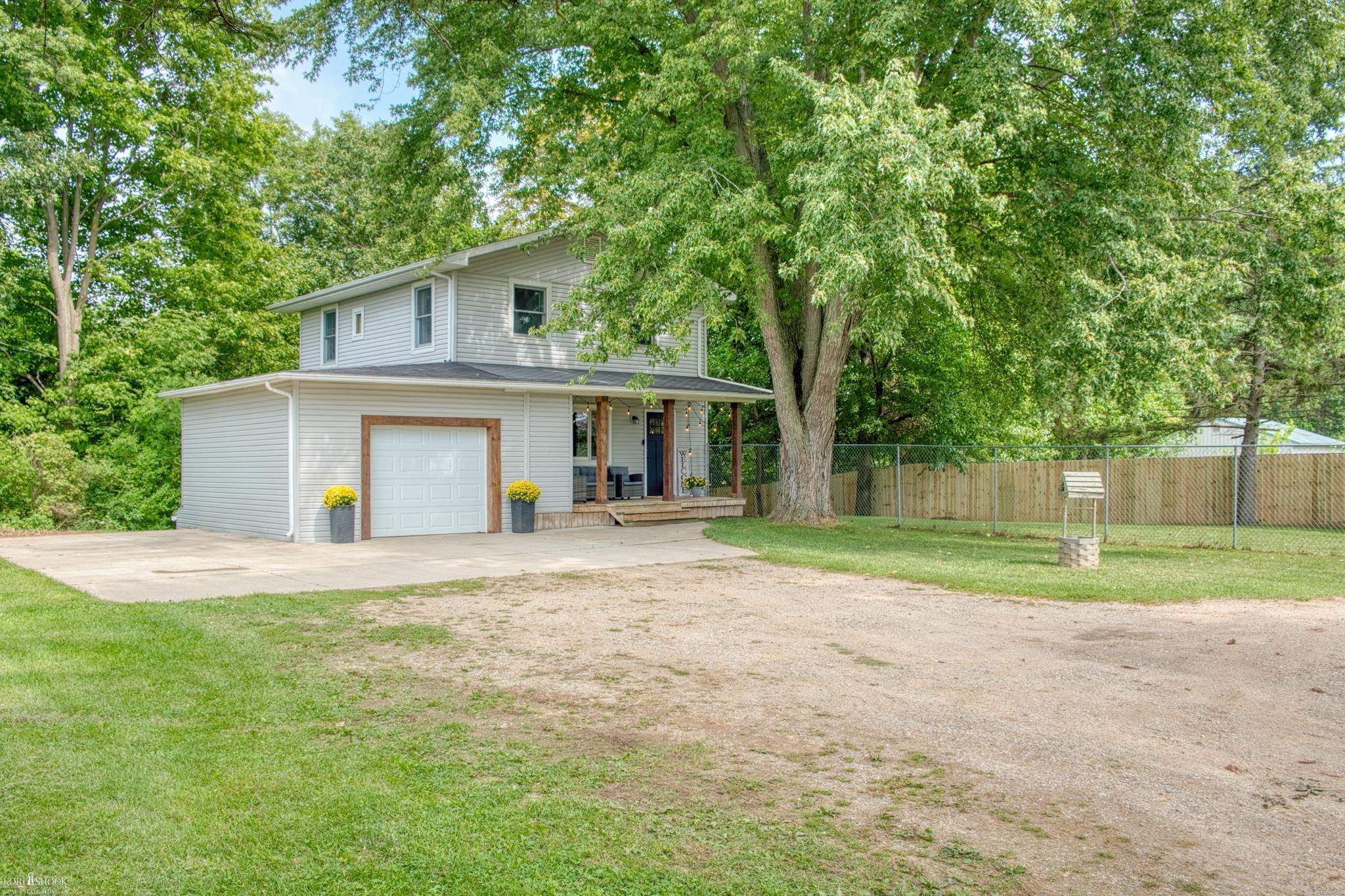 280 W Henderson Rd — photo