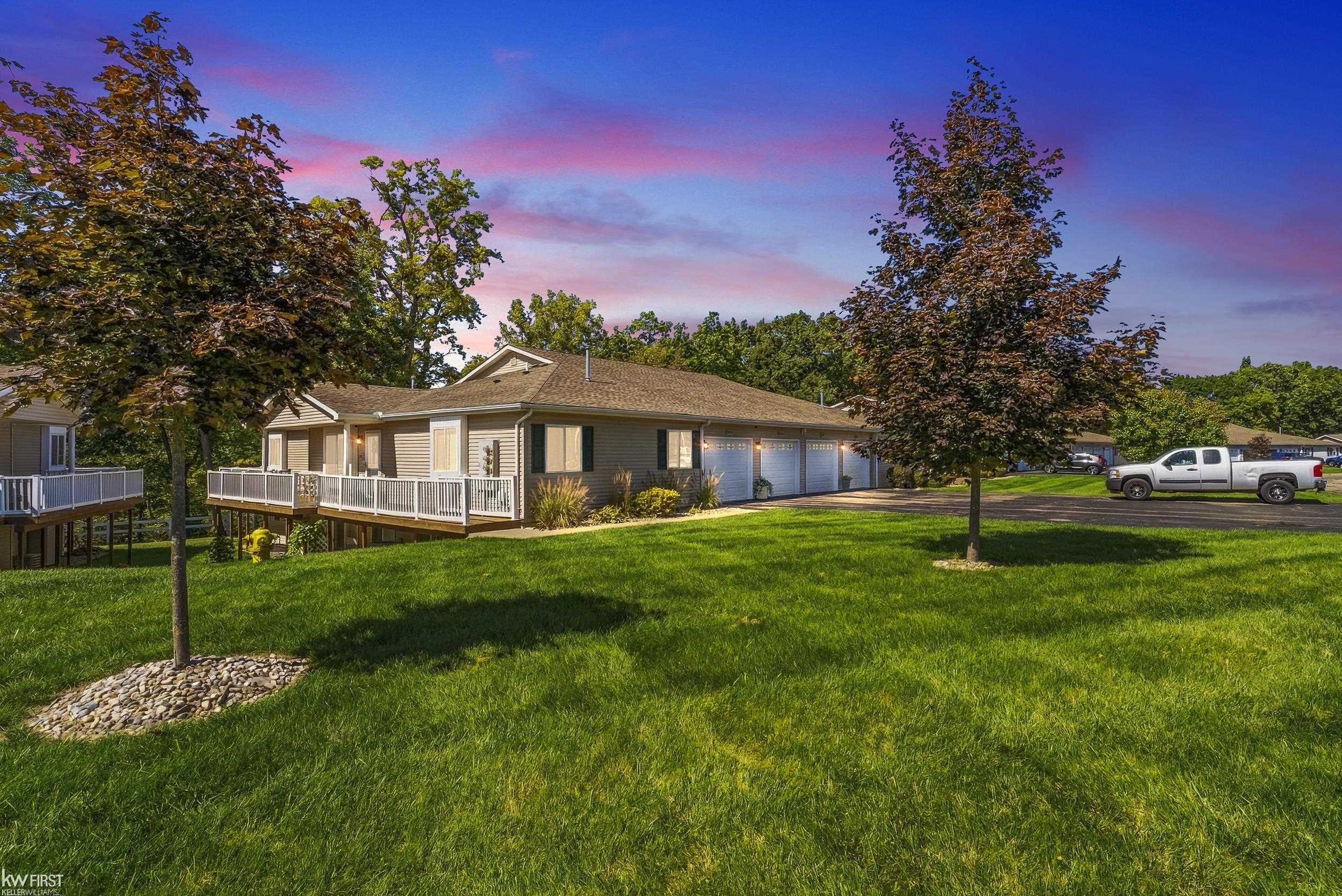 9472 Timber Ridge Drive — photo