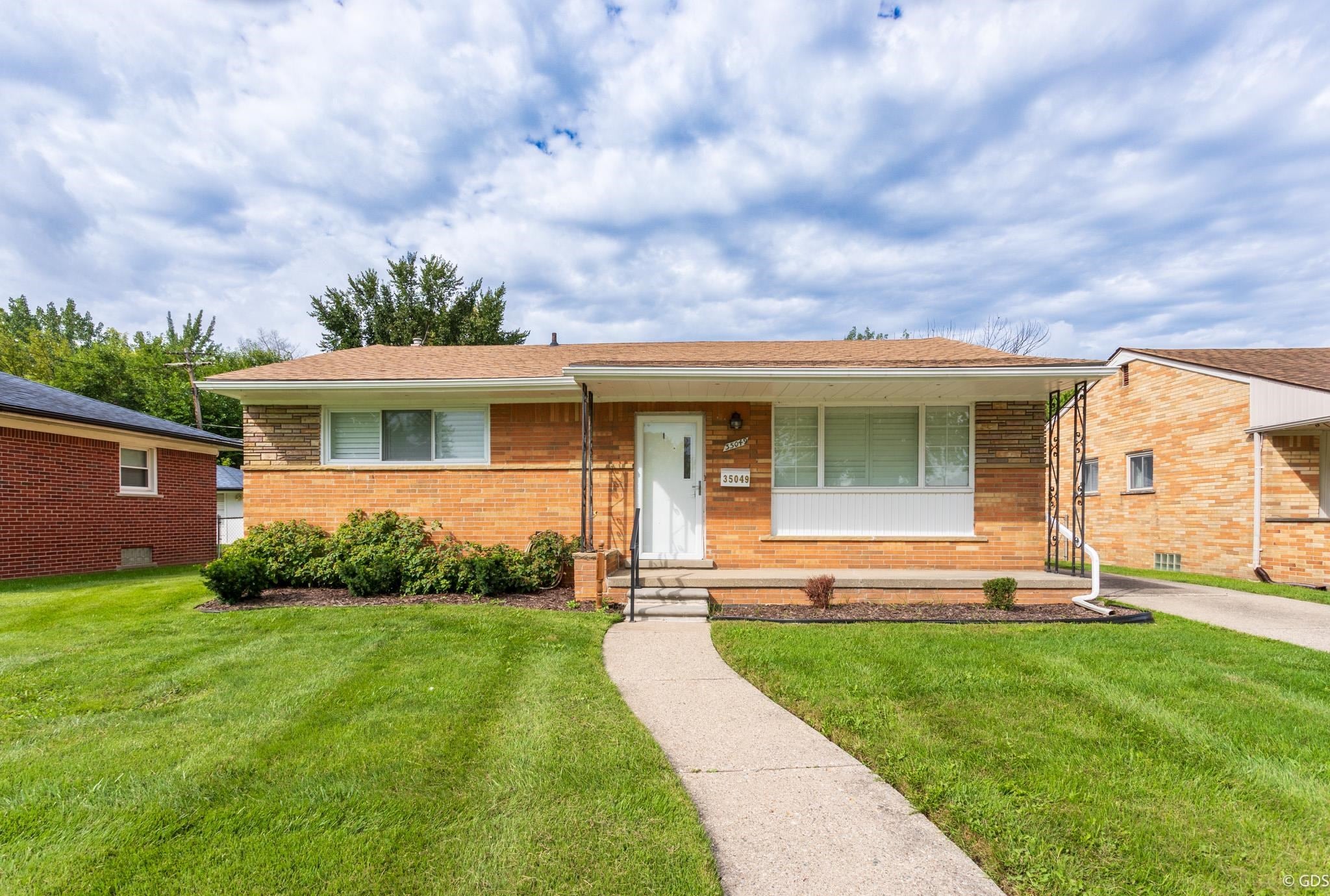 35049 Golden Street — photo