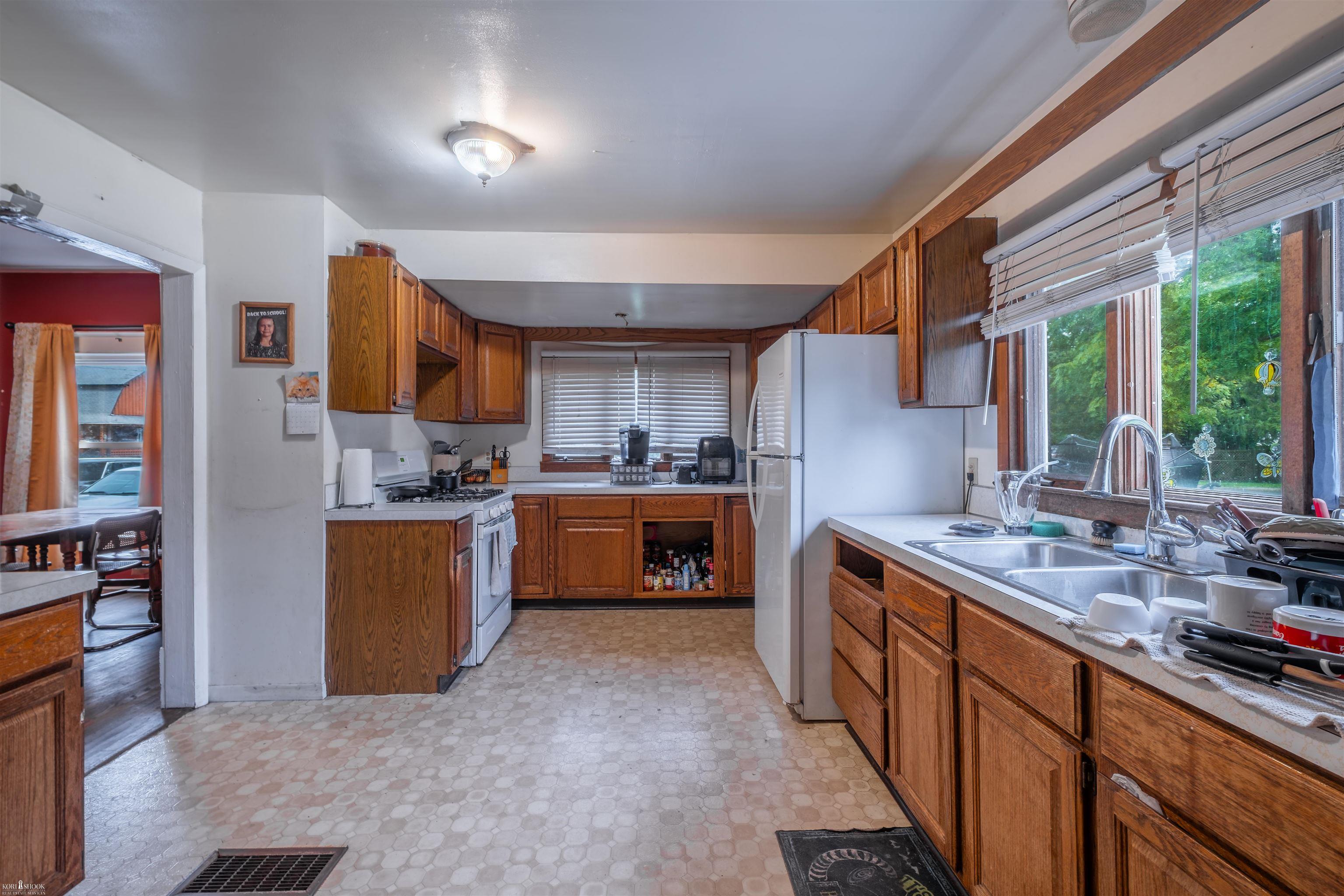 820 E Main Street, Owosso, MI 48867 — photo 3