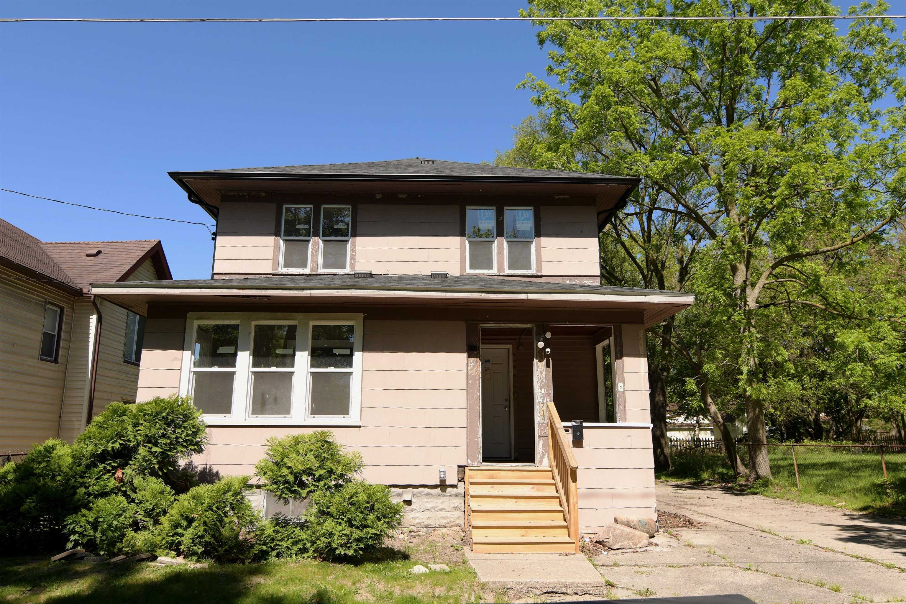 714 Axford St — photo