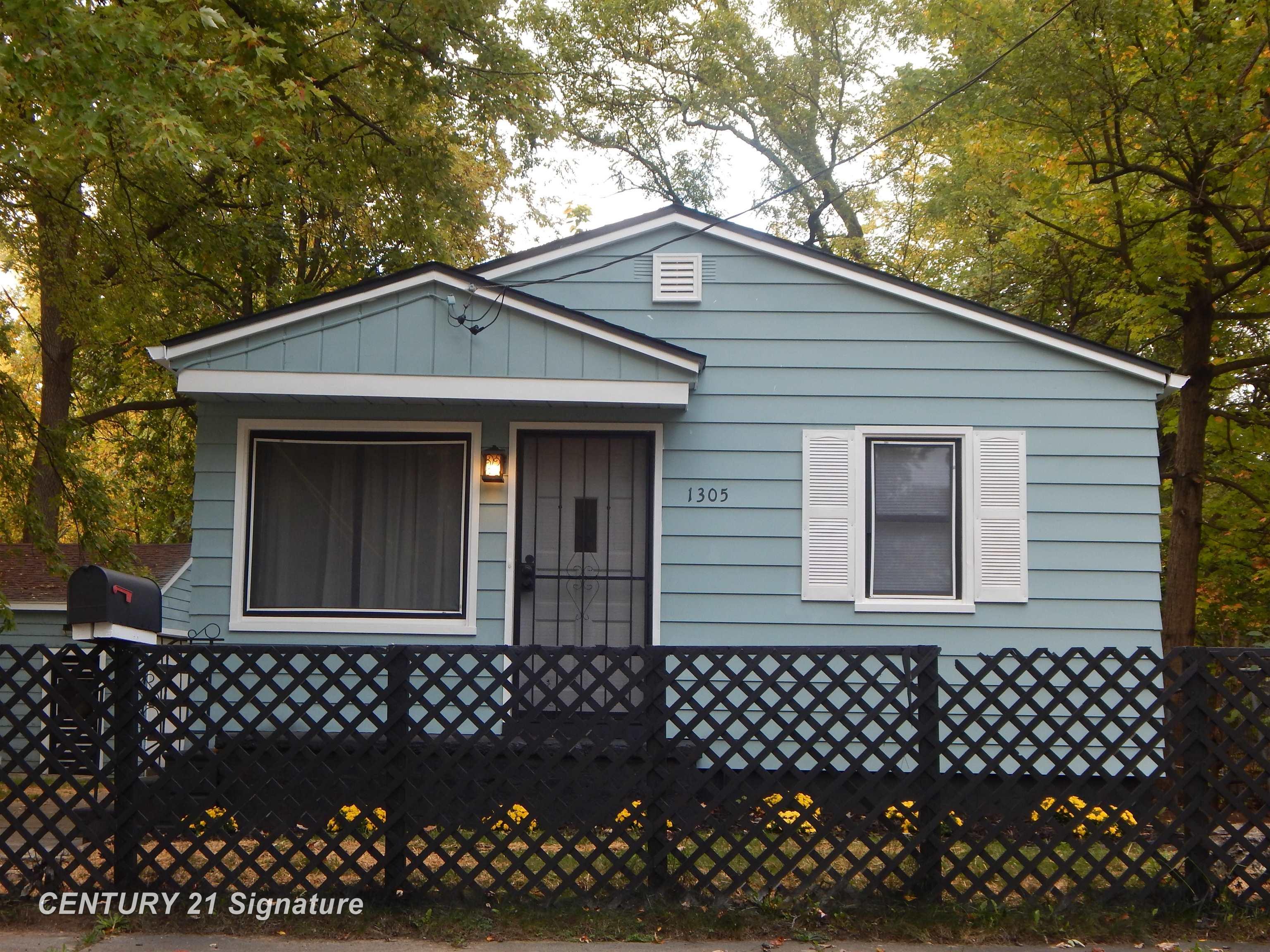 1305 Markham — photo